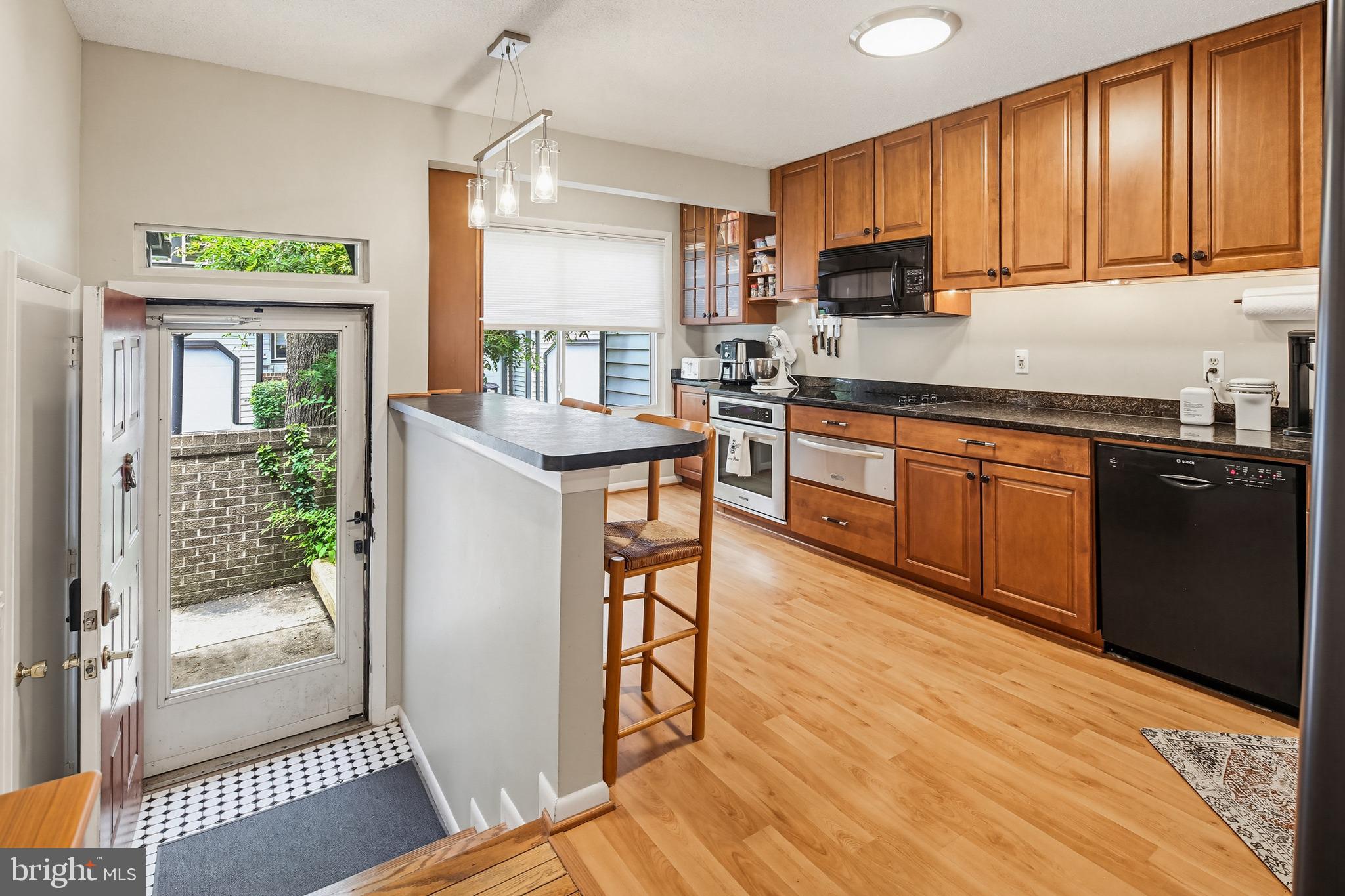 VANTAGE POINT - Residential