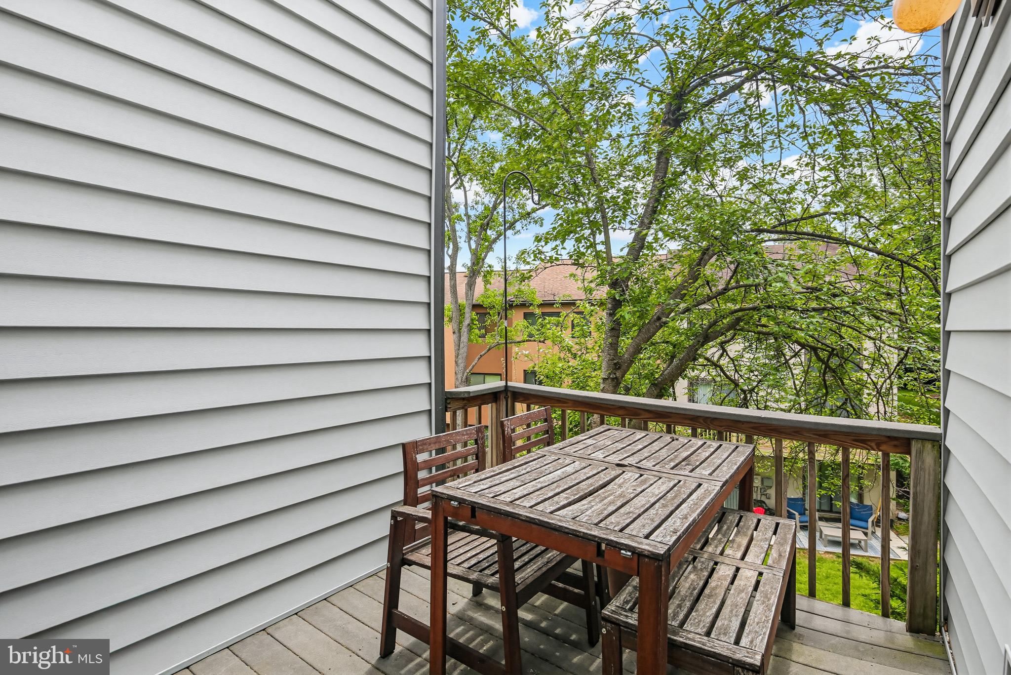 VANTAGE POINT - Residential