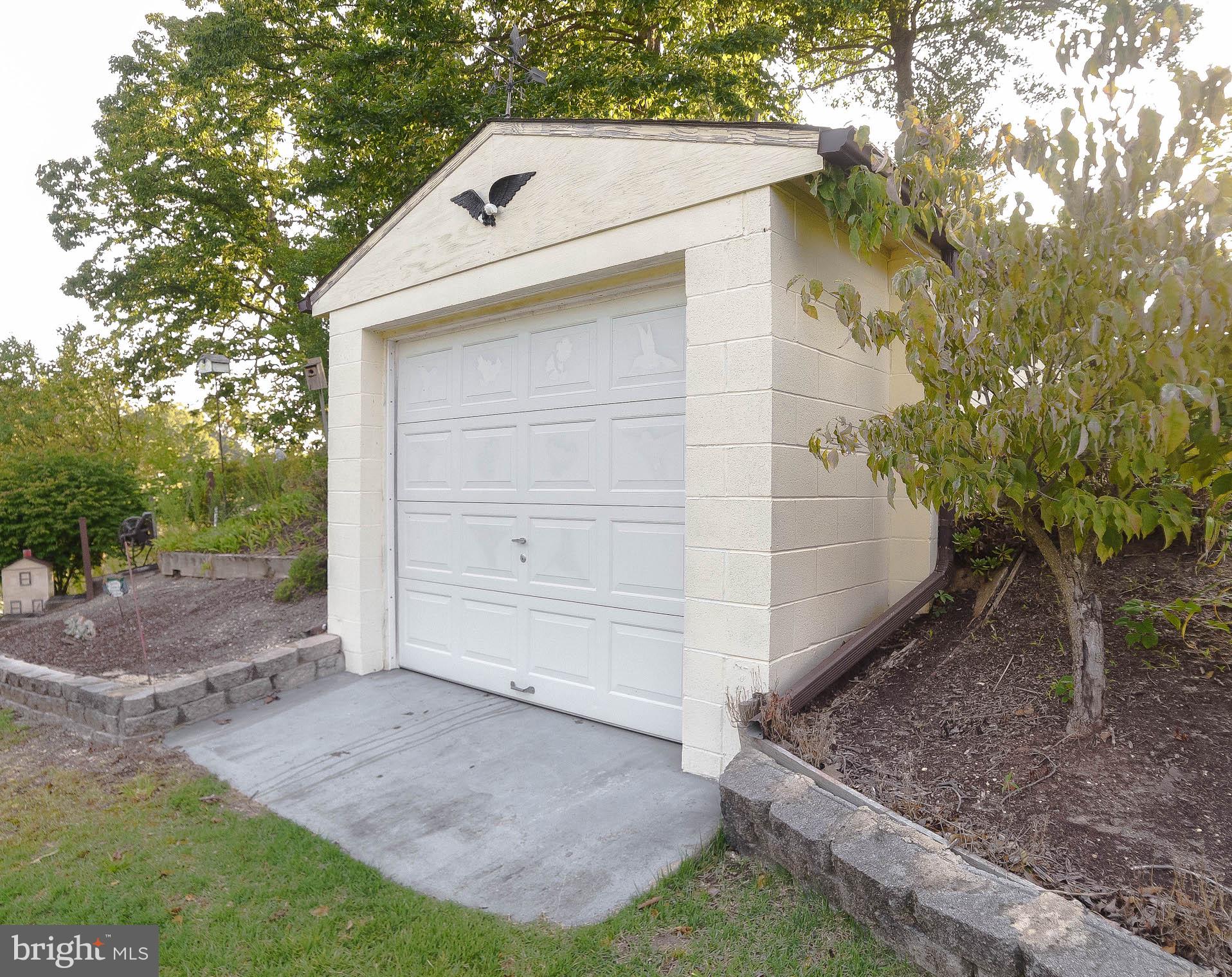 PEACOCK MANOR - Residential