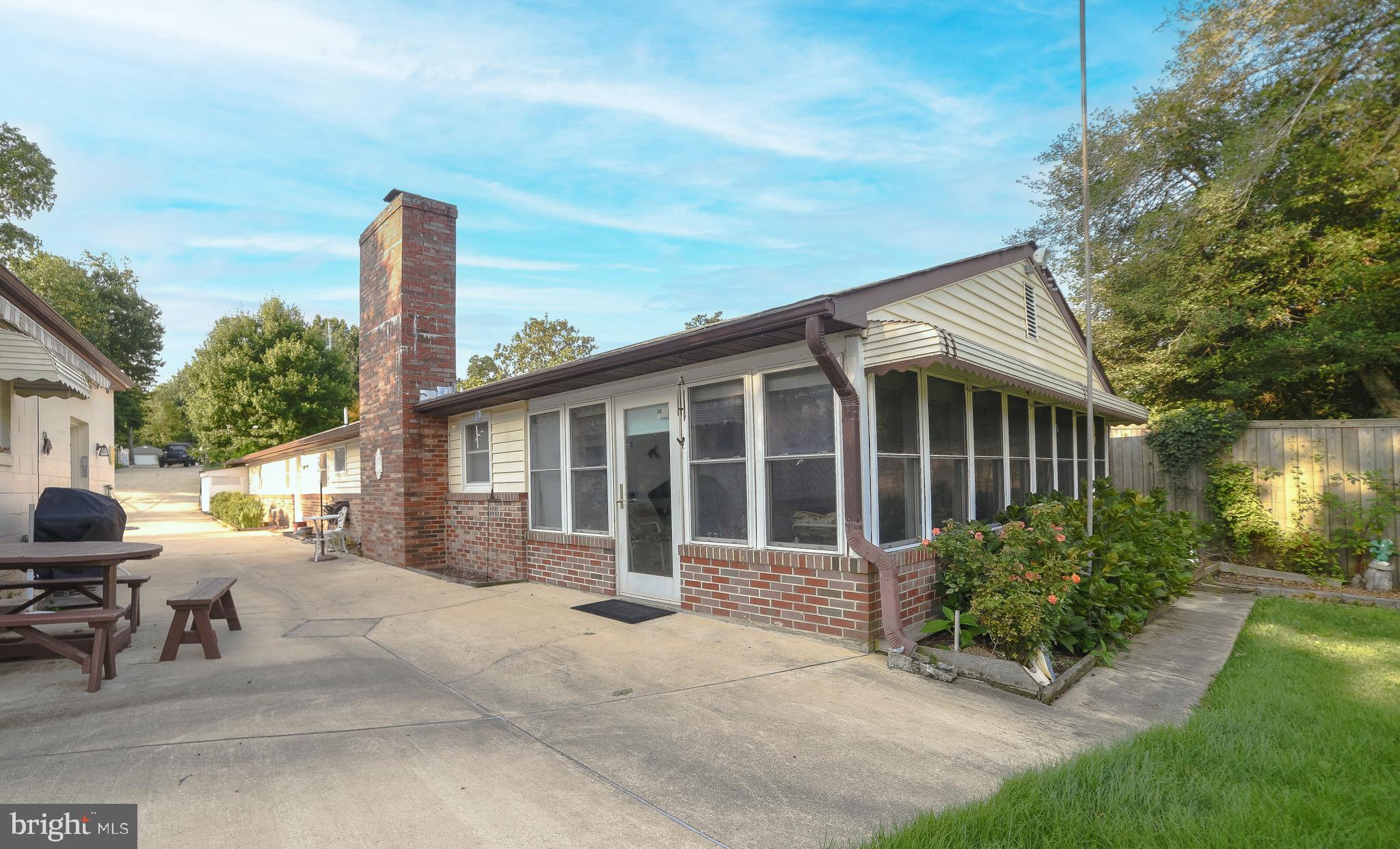 PEACOCK MANOR - Residential