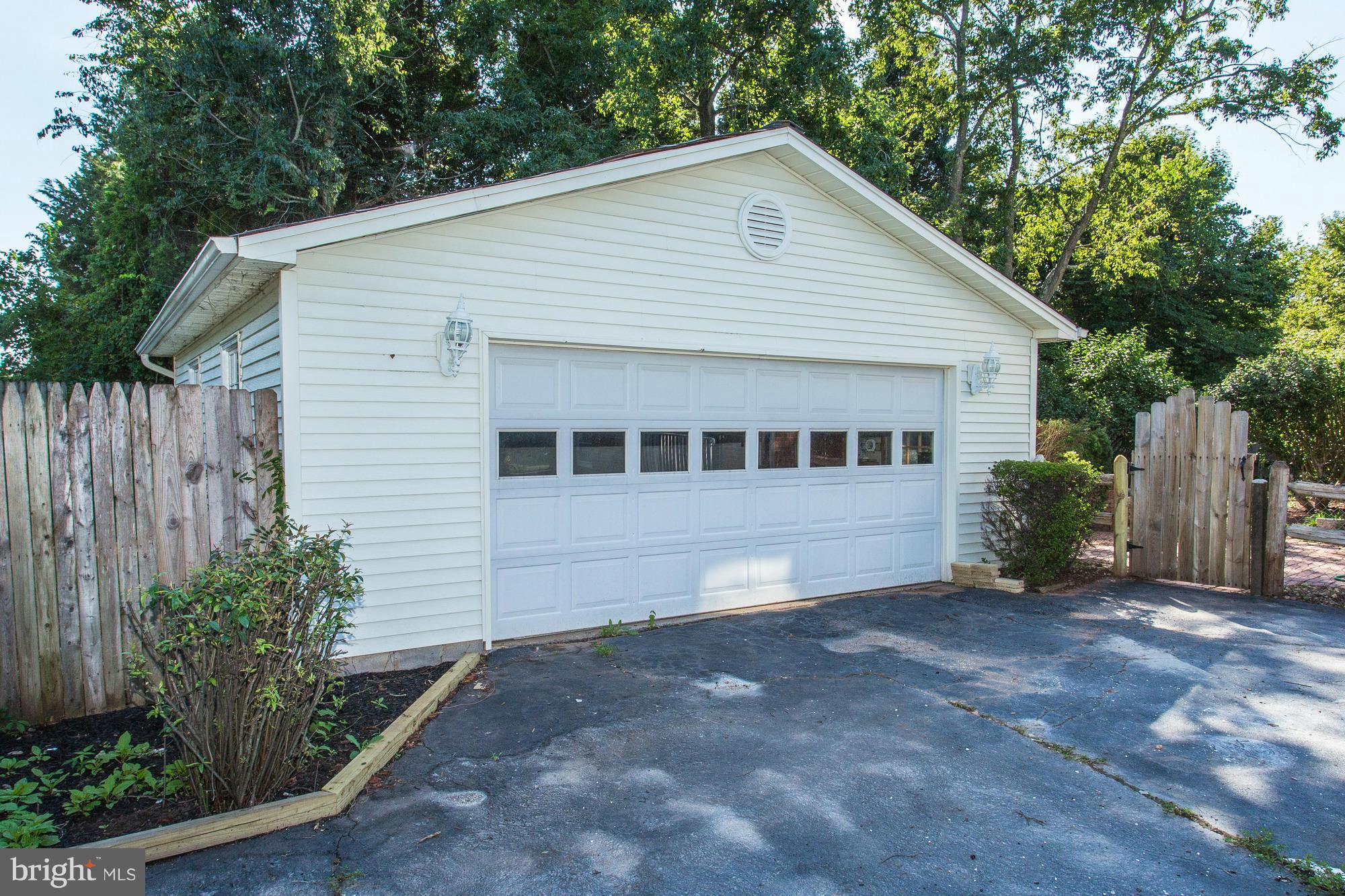 CHEVALLE/MOOR GREEN ESTS - Residential