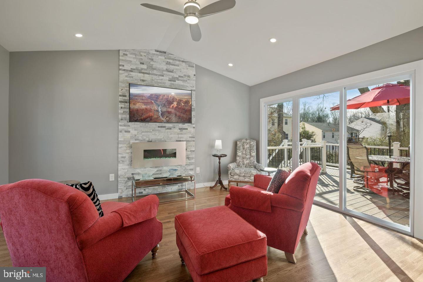 MOORE AND KEITH - Residential Lease