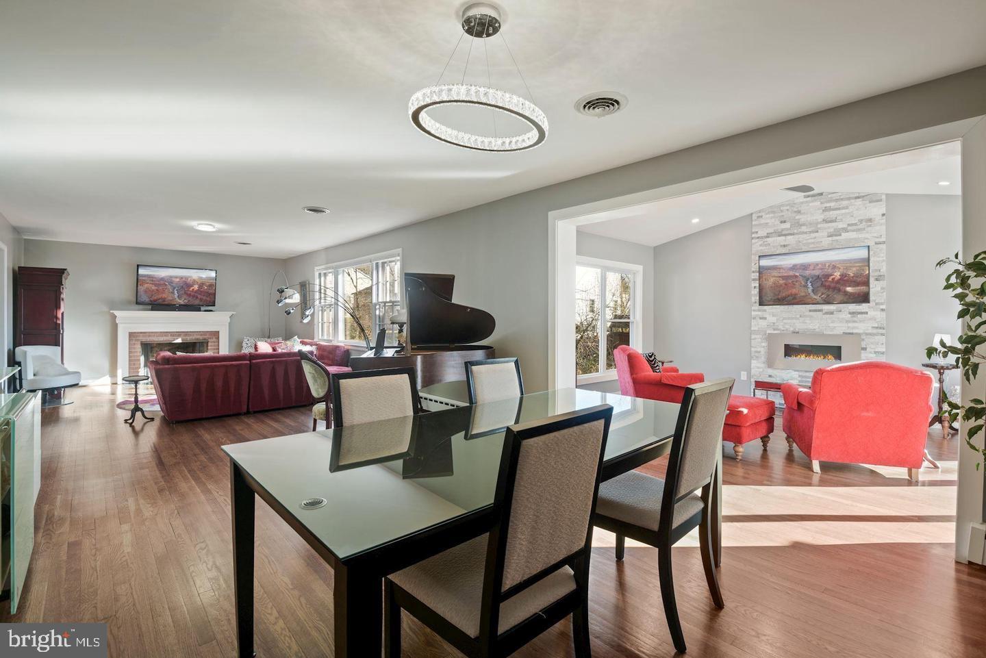 MOORE AND KEITH - Residential Lease