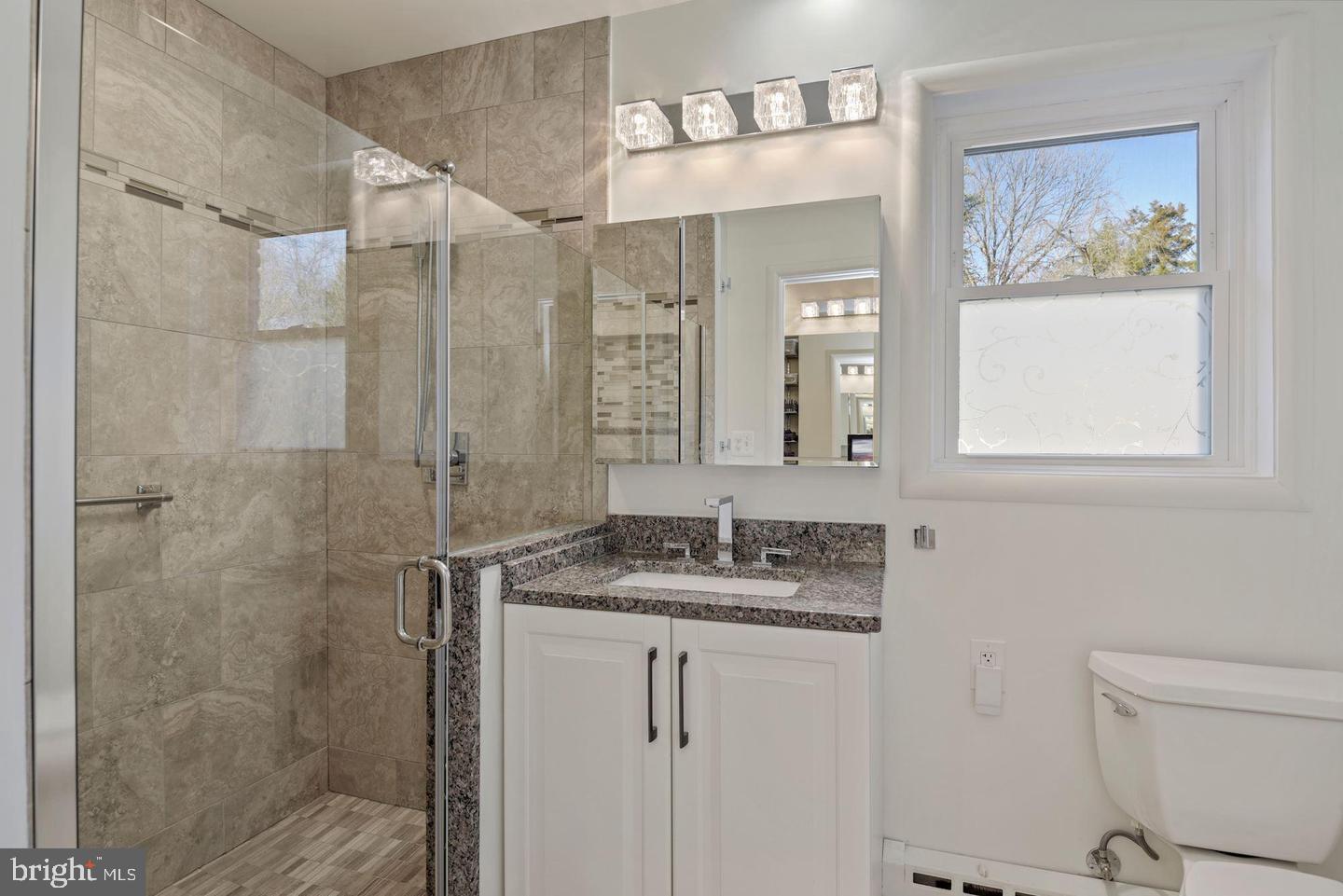 MOORE AND KEITH - Residential Lease