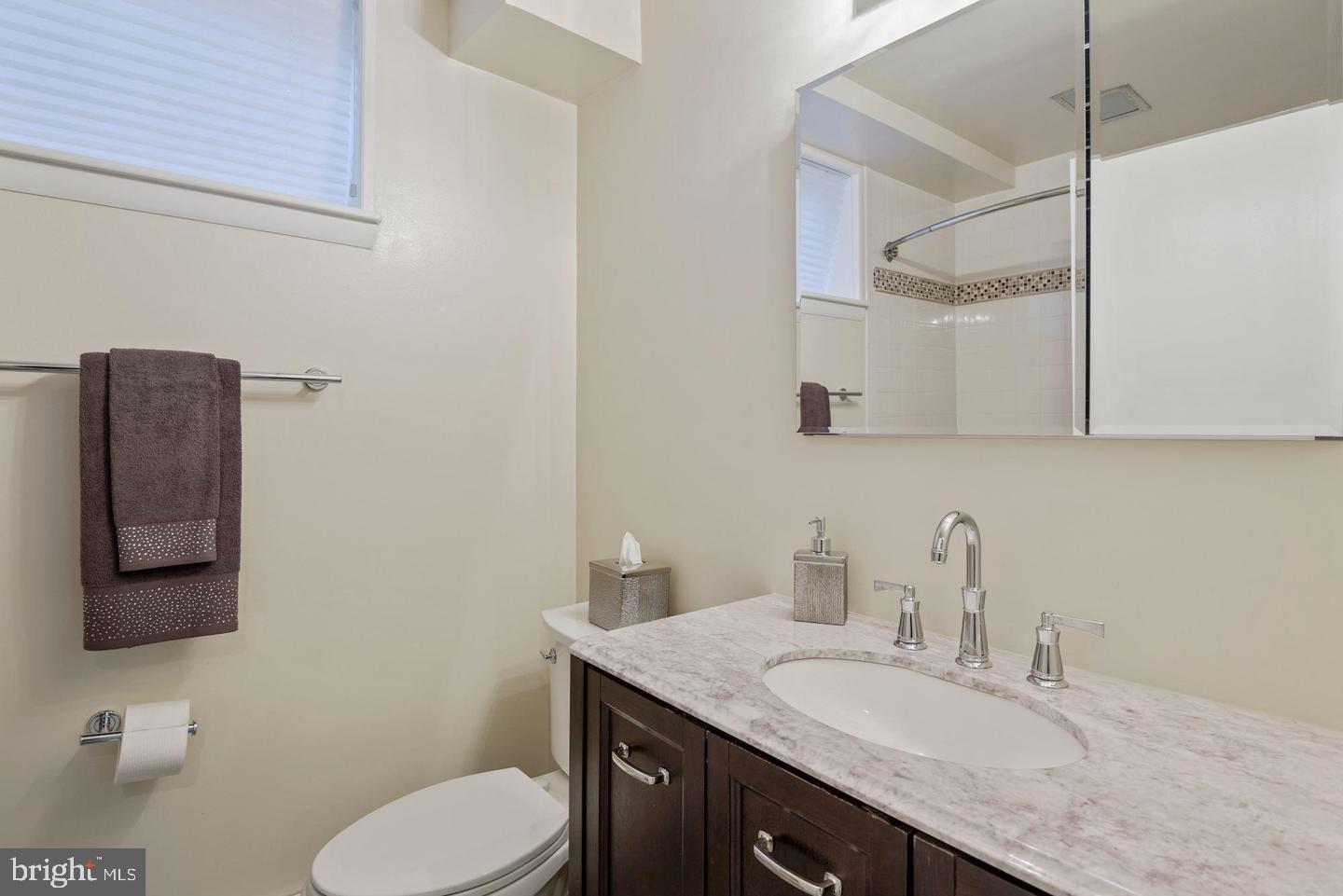 MOORE AND KEITH - Residential Lease