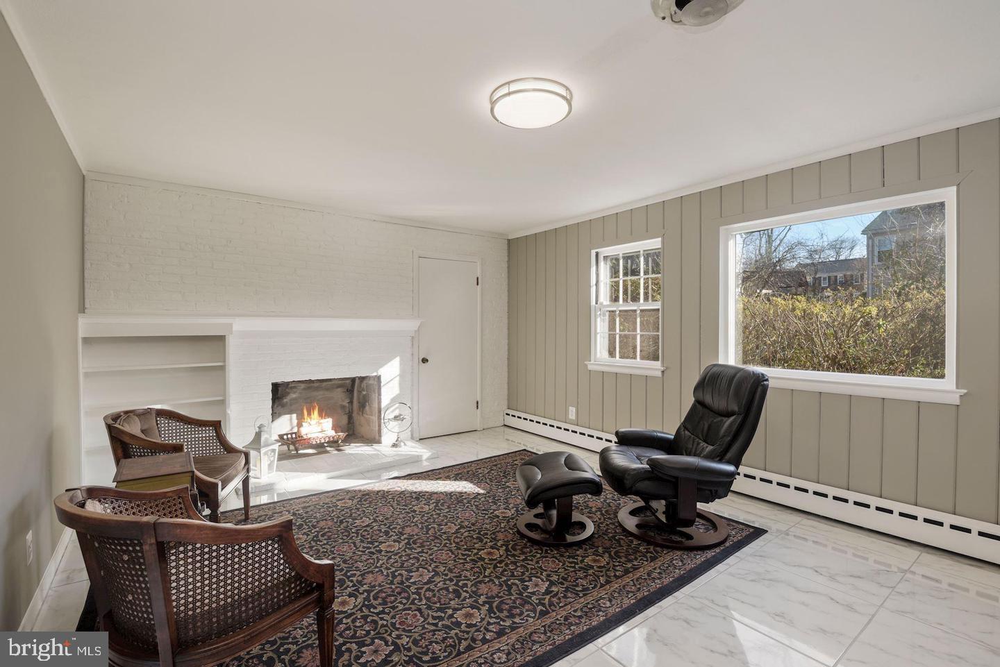 MOORE AND KEITH - Residential Lease