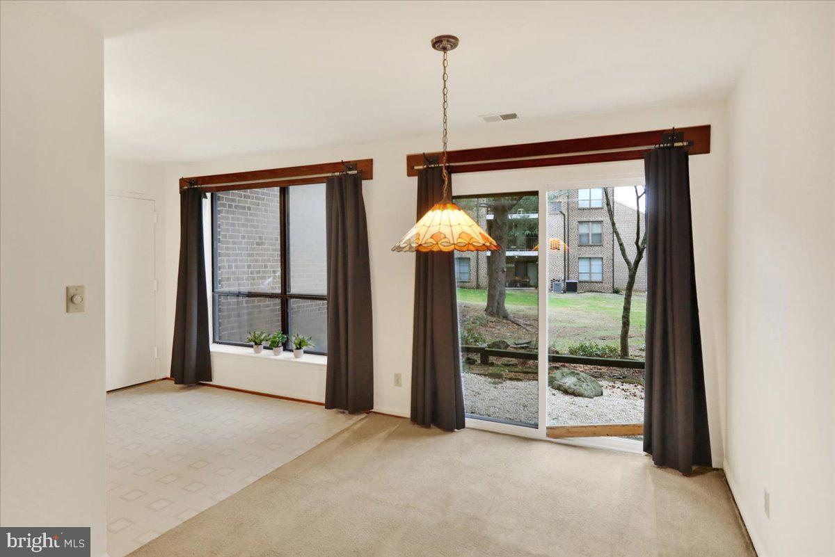 FLYING HILLS - Residential Lease