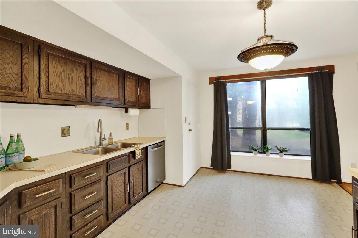 FLYING HILLS - Residential Lease