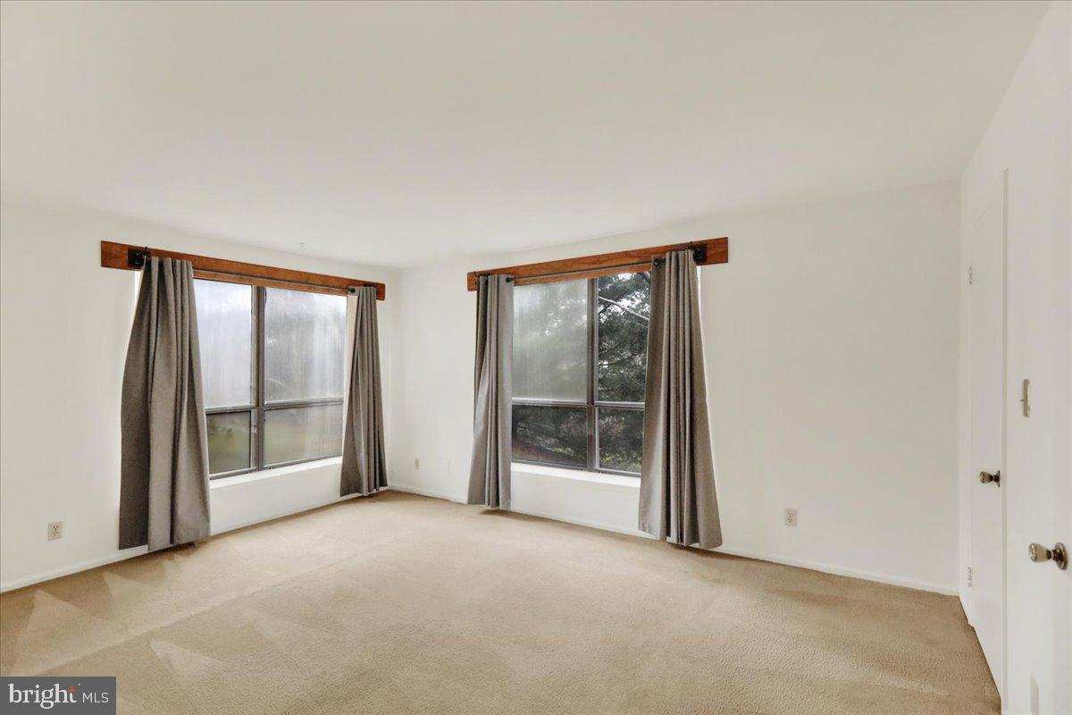 FLYING HILLS - Residential Lease