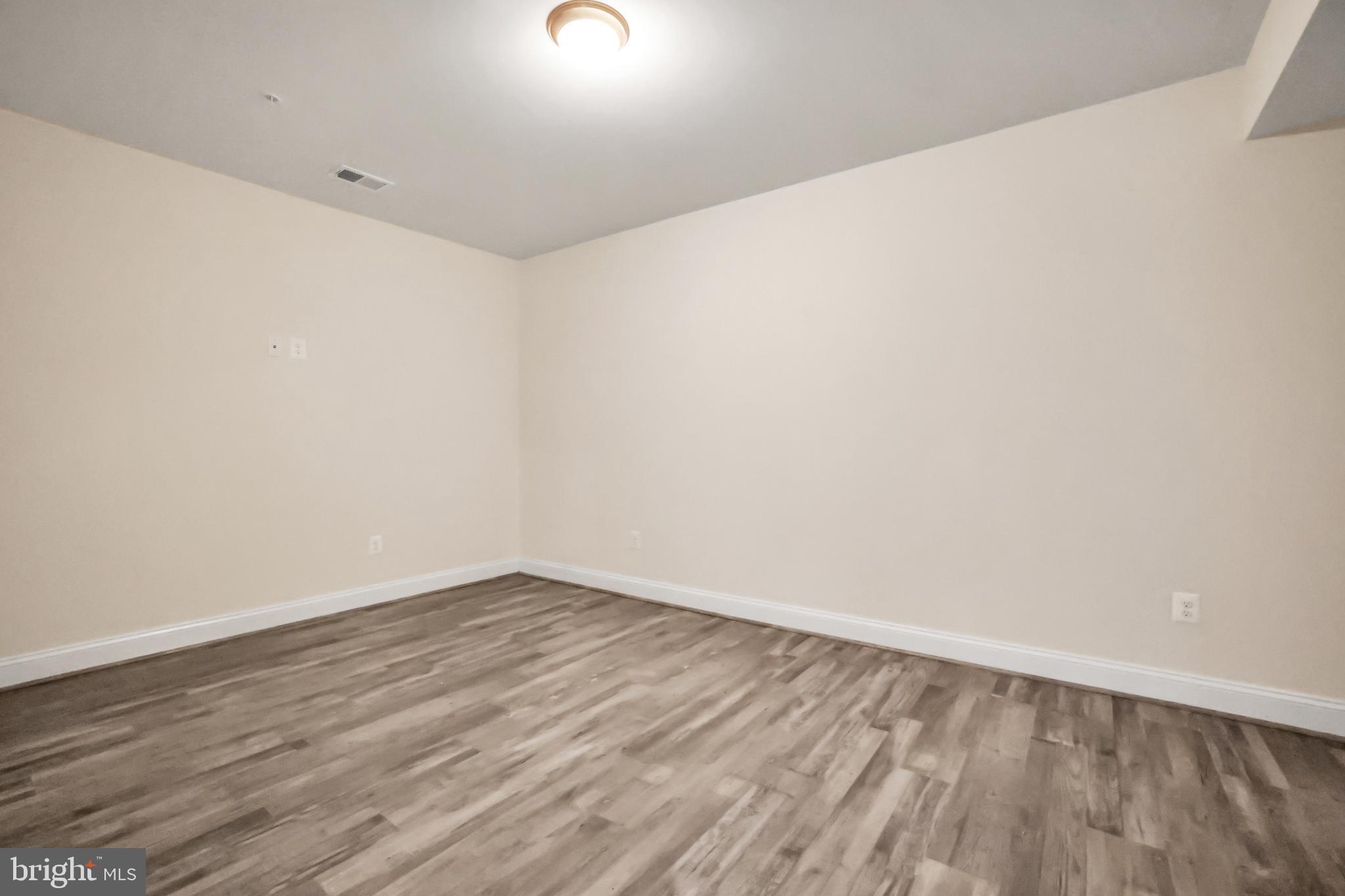 COLLINGBROOK - Residential