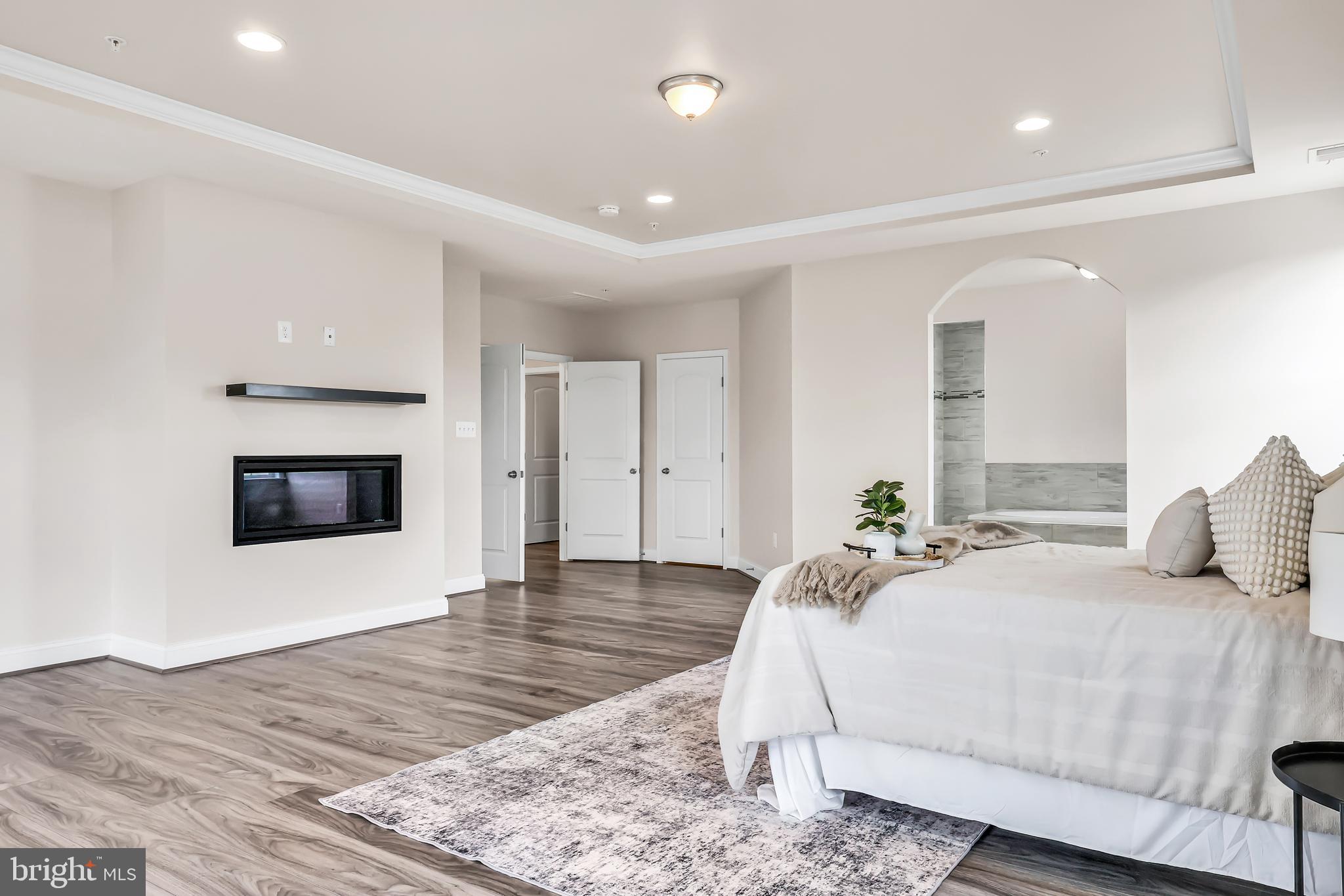 COLLINGBROOK - Residential