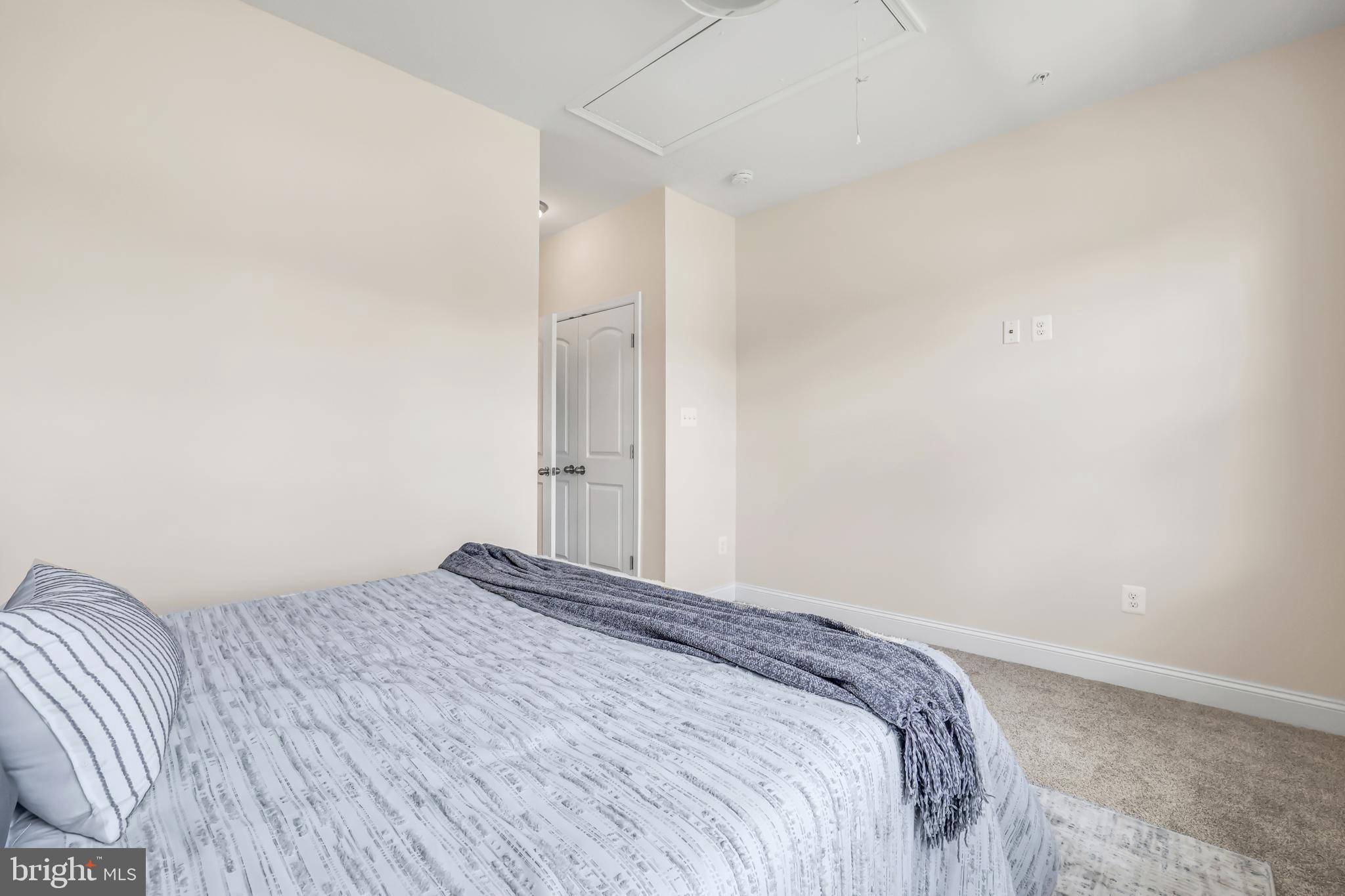 COLLINGBROOK - Residential