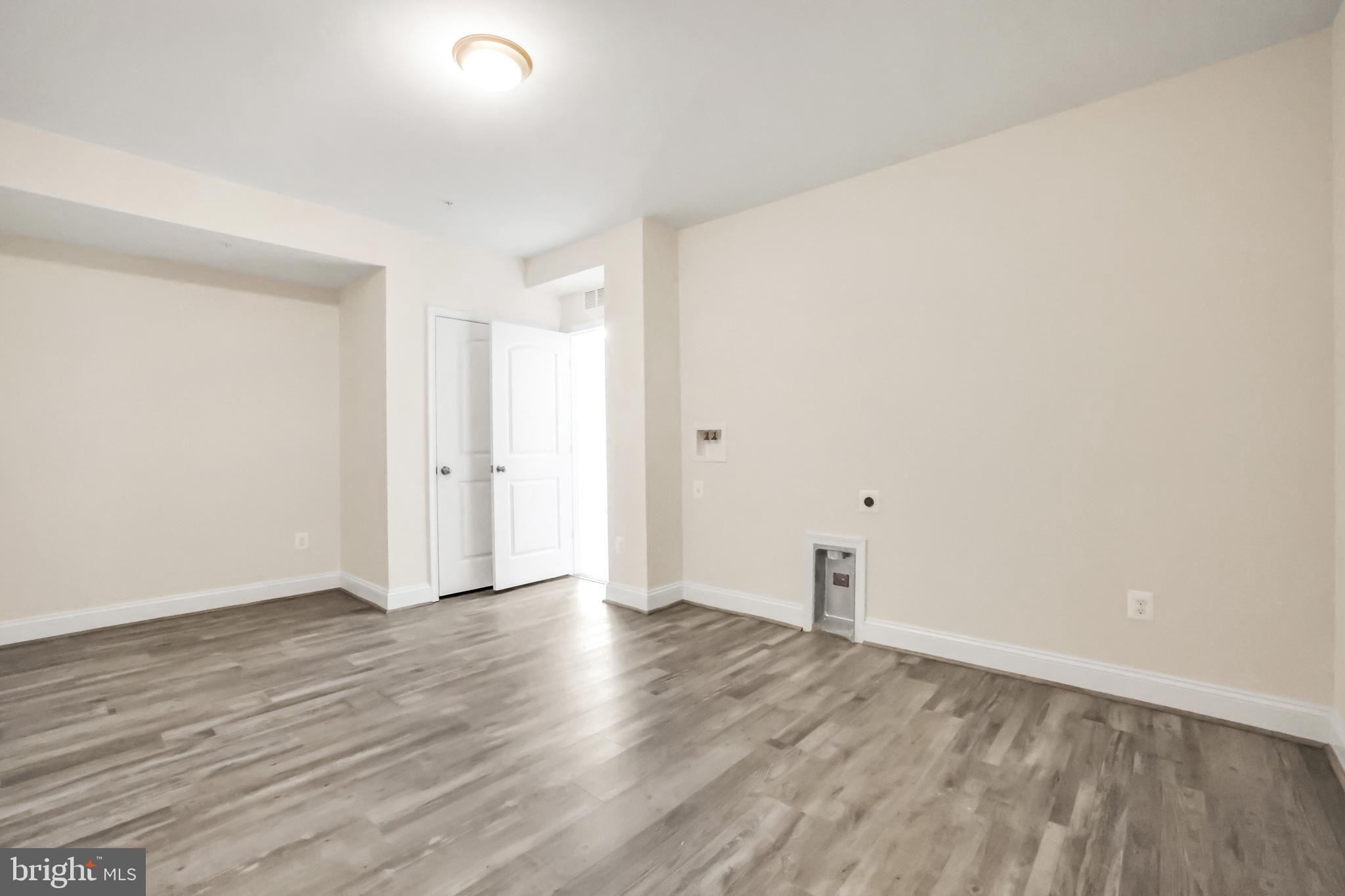 COLLINGBROOK - Residential