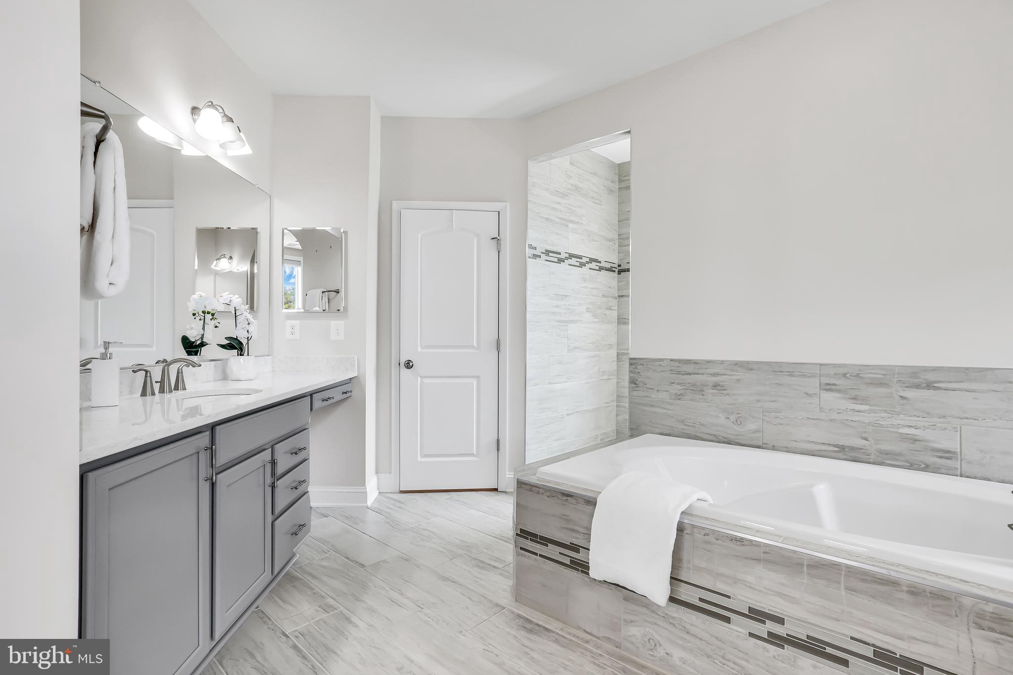 COLLINGBROOK - Residential