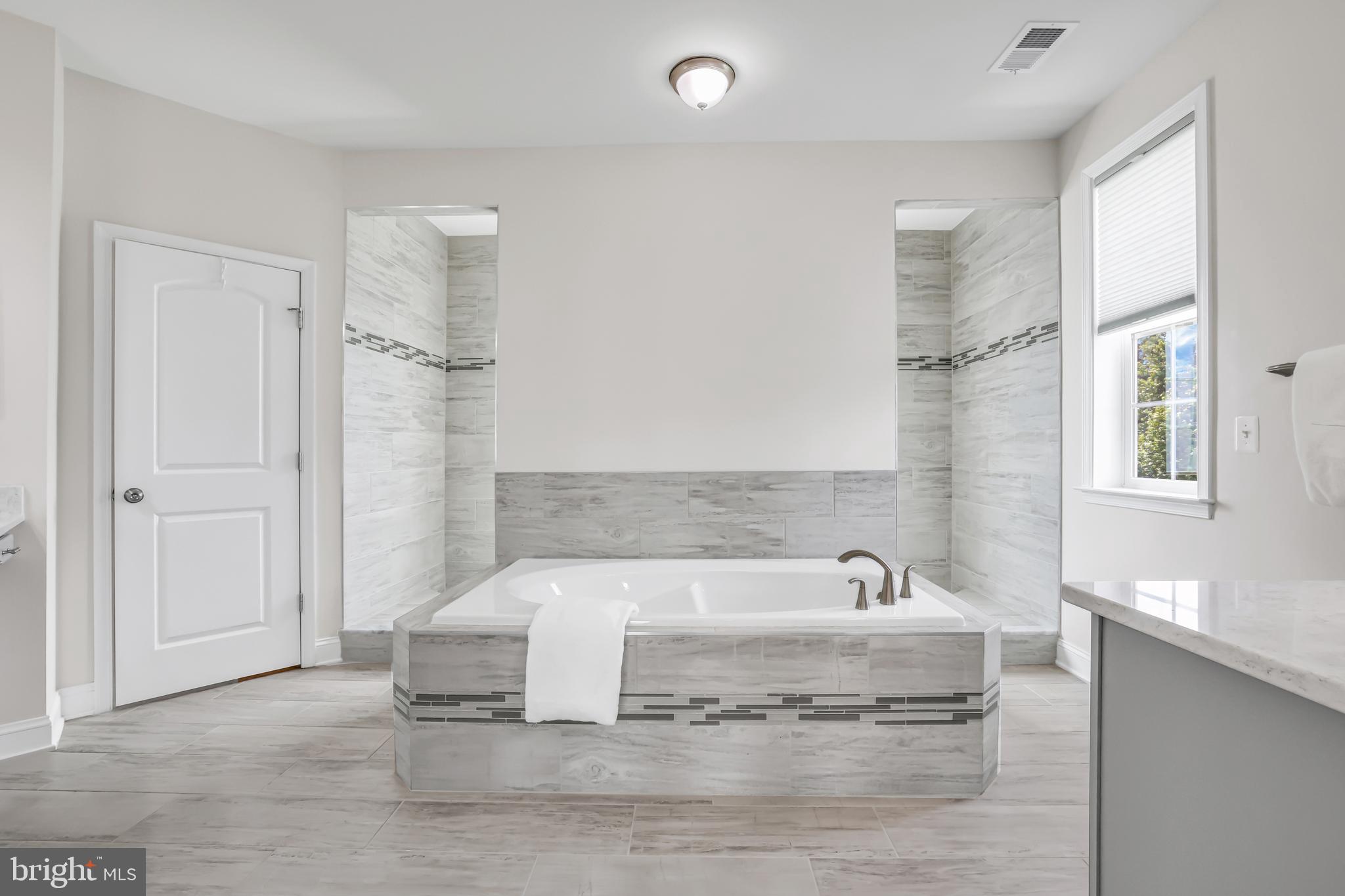 COLLINGBROOK - Residential