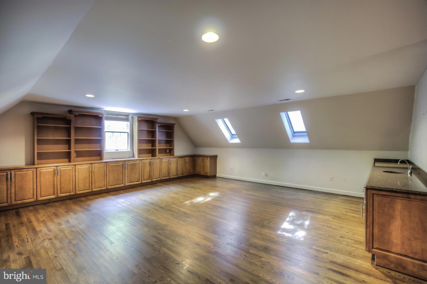 SUMMERWOOD - Residential