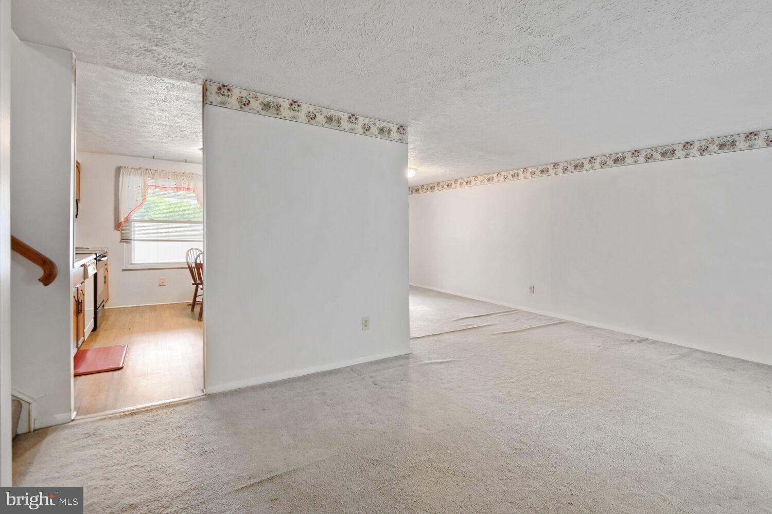 1520 MEADOWCREST COURT