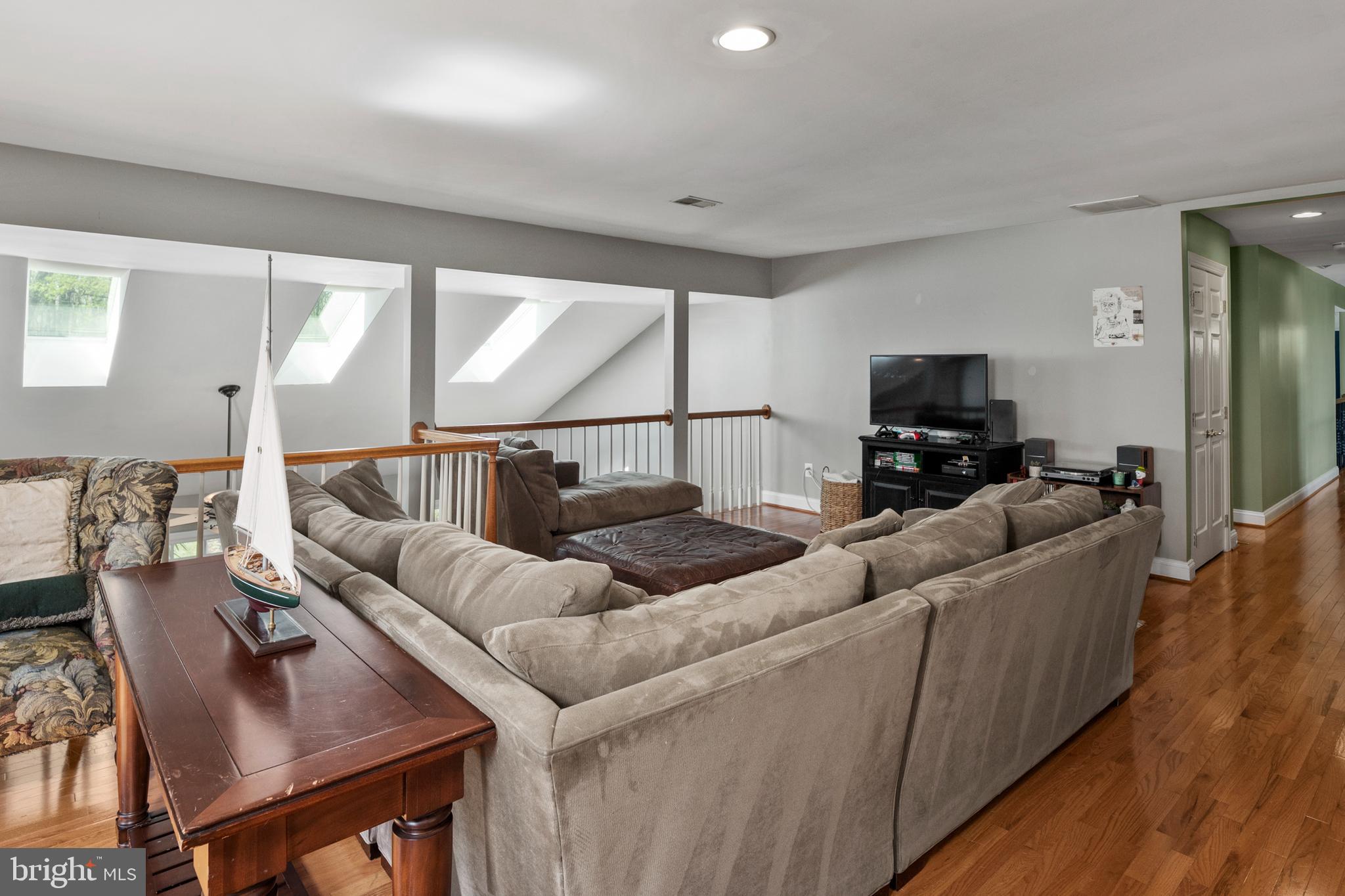 WEST FRIENDSHIP - Residential