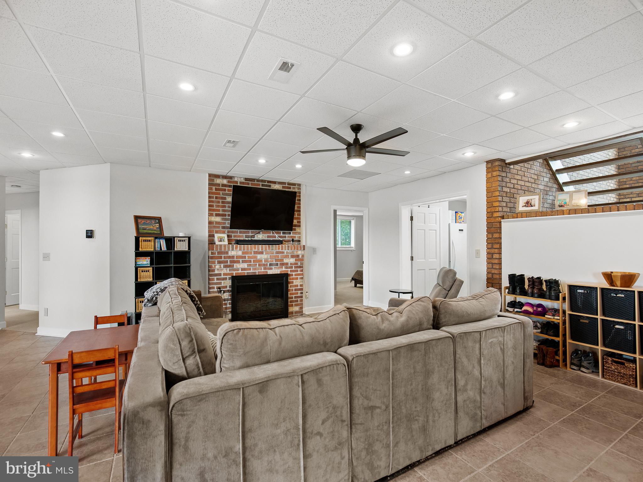 HALF PONE POINT - Residential