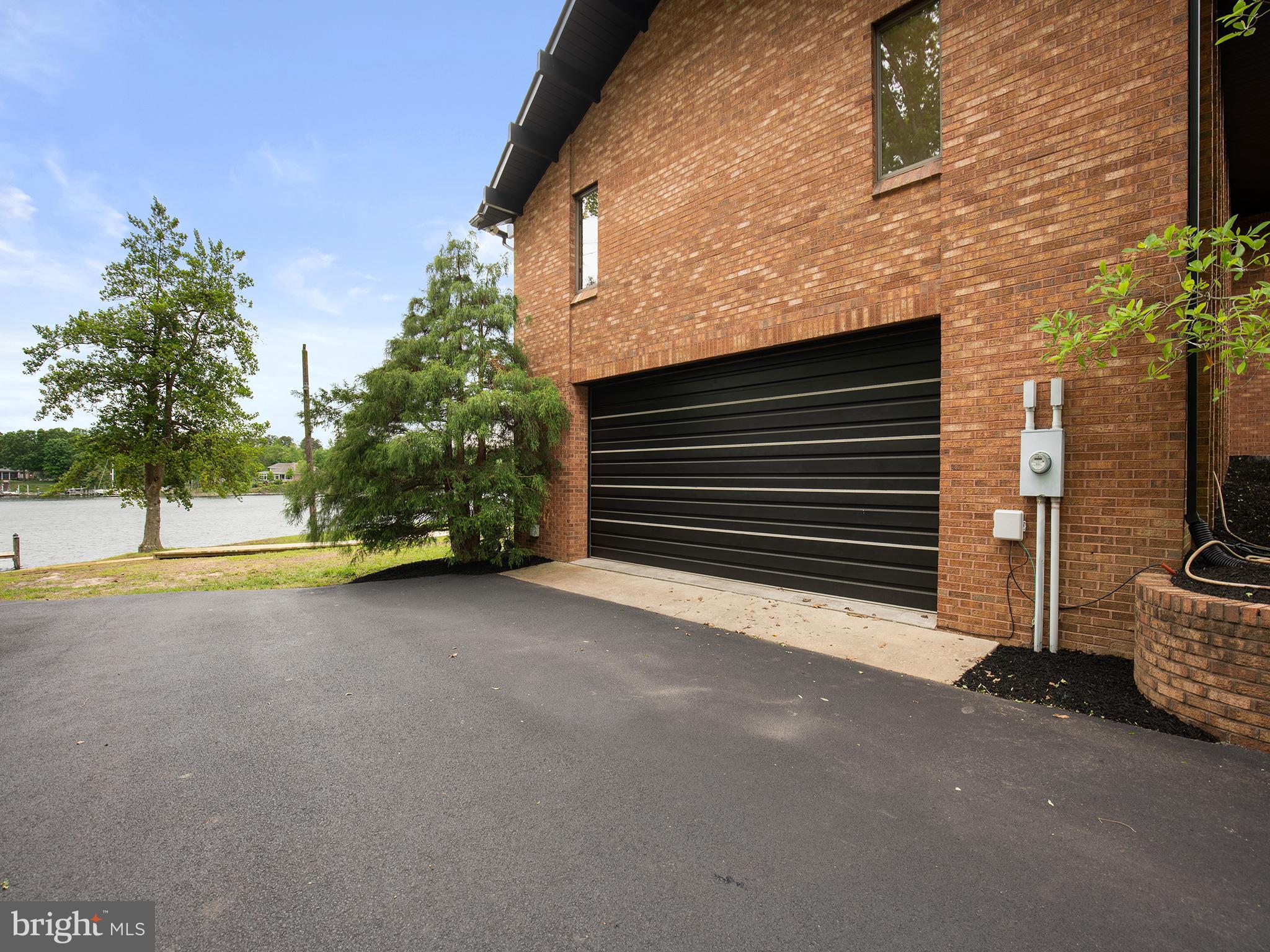 HALF PONE POINT - Residential