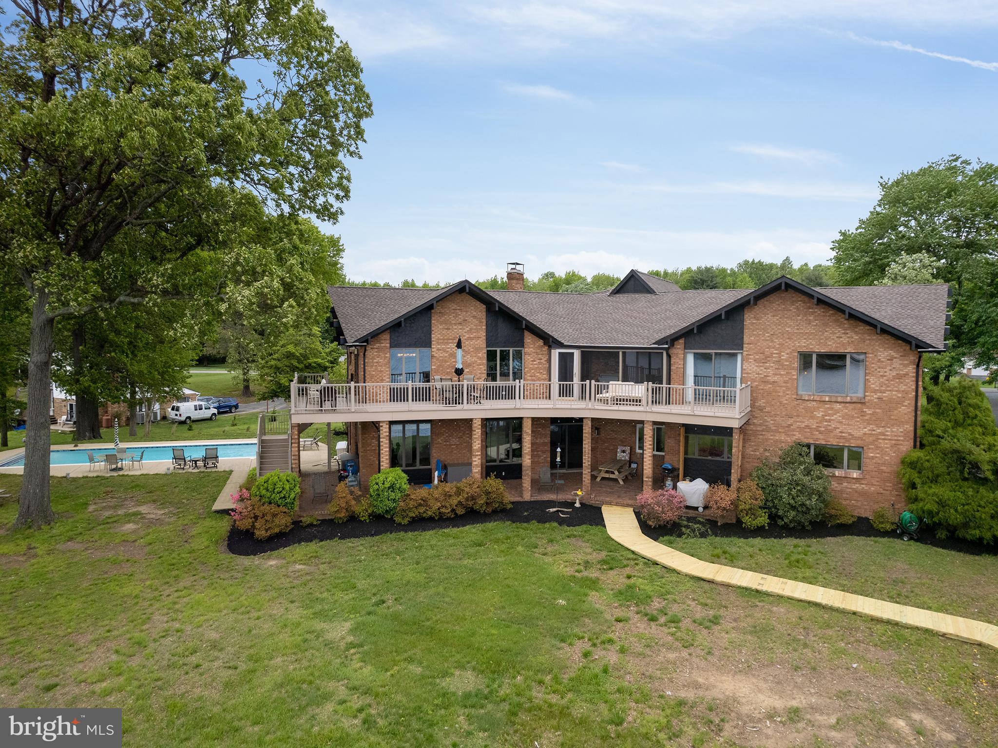 HALF PONE POINT - Residential