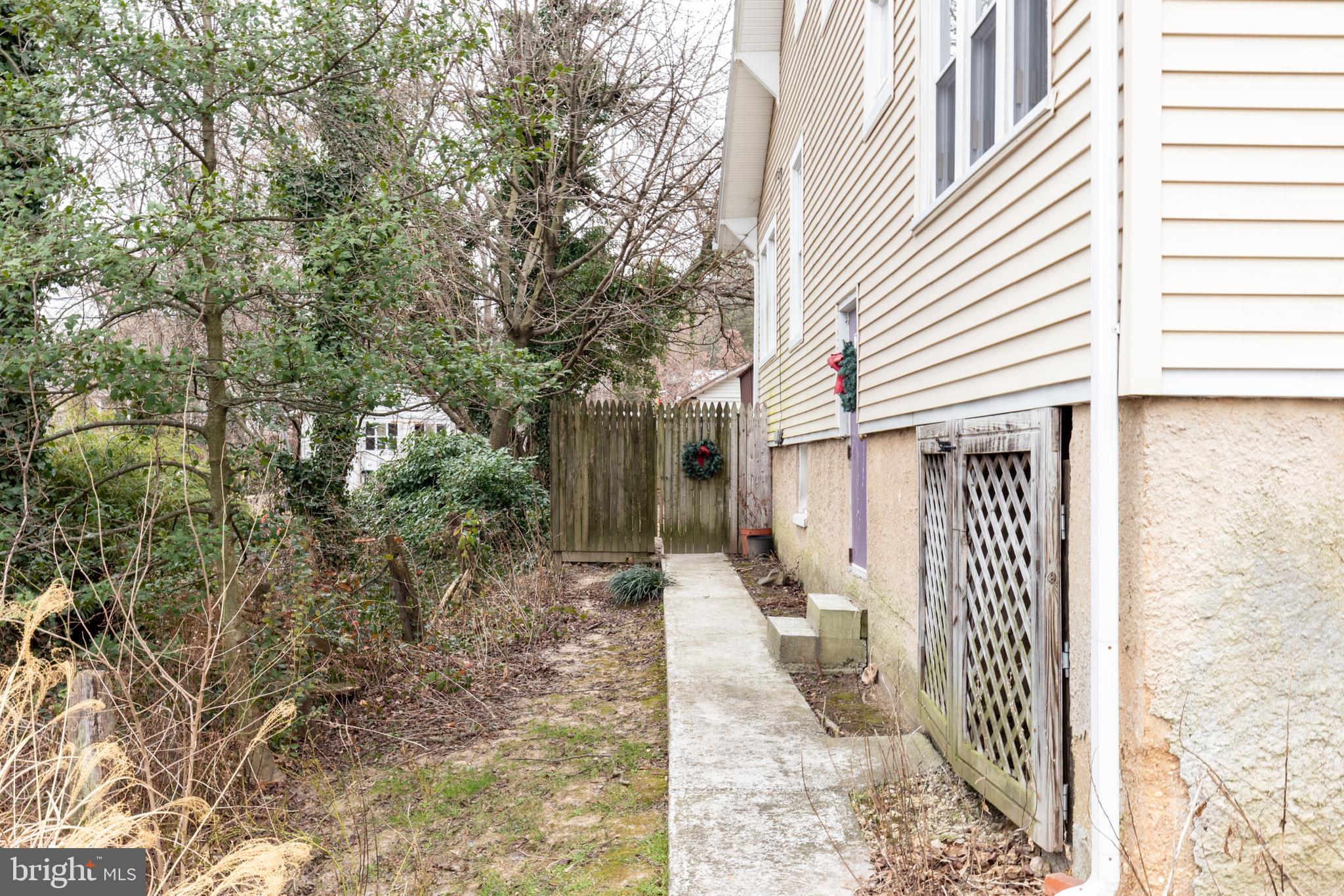 LAURAVILLE HISTORIC DISTRICT - Residential