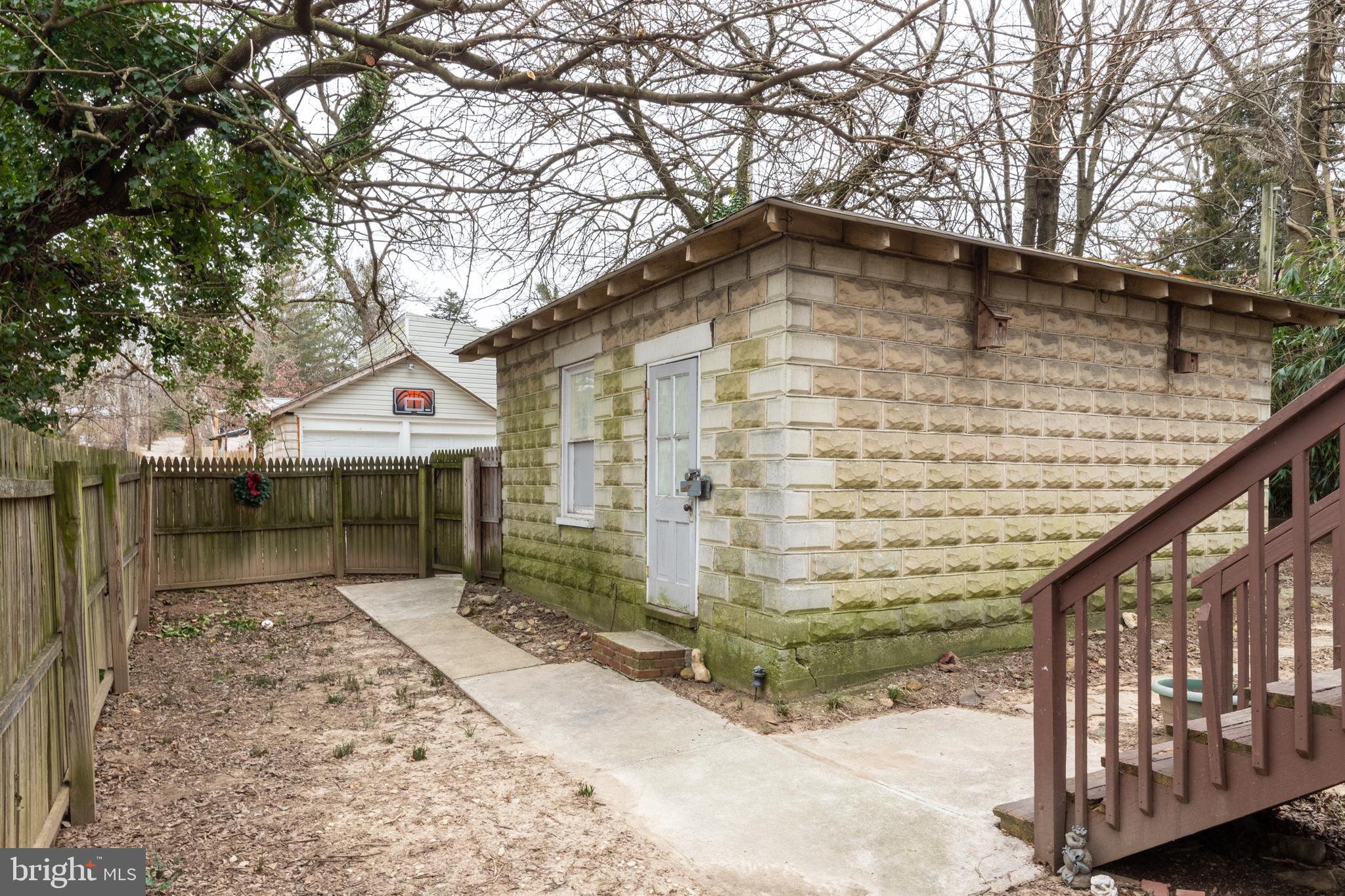 LAURAVILLE HISTORIC DISTRICT - Residential