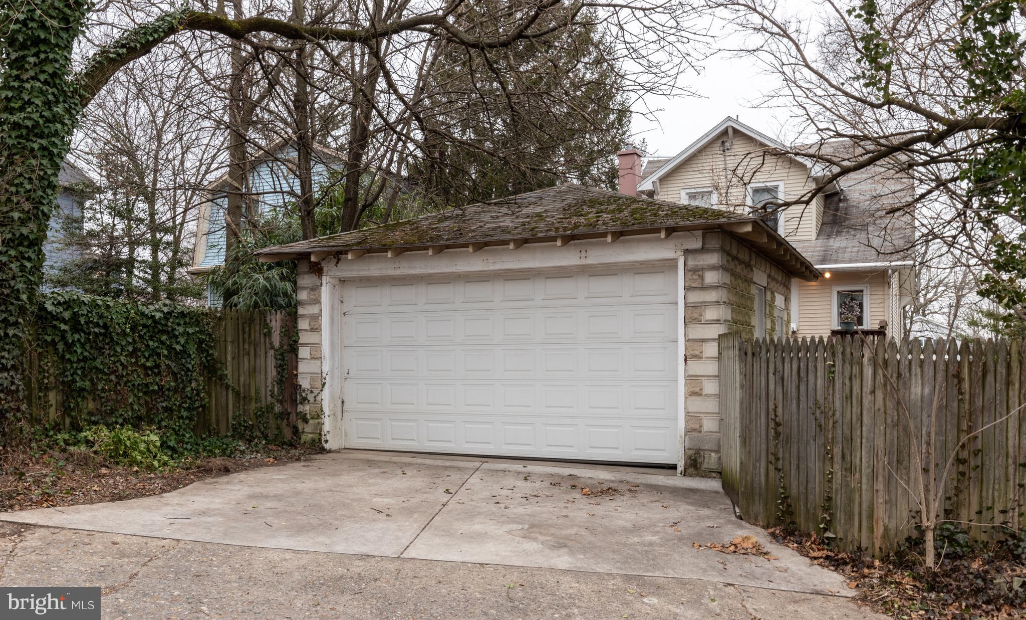 LAURAVILLE HISTORIC DISTRICT - Residential