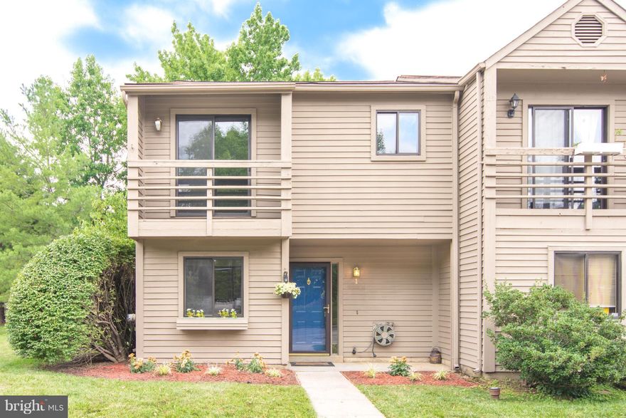 Great End Unit Townhouse in excellent condition with great location and amenities. New granite countertops and interior freshly painted throughout.  Bright and open Living Room highlighted by wood burning fireplace. Fenced backyard with hardscape patio and shed. HVAC replaced 2014. Community pool and tennis courts, close to Truxton Park and rec center. Short ride to downtown.