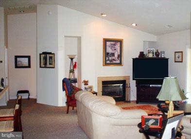 LAFAYETTE FOREST - Residential Lease