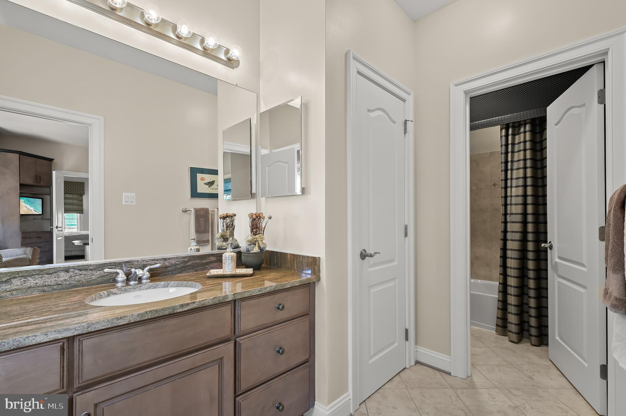 OAKS AT NORTH BETHESDA - Residential