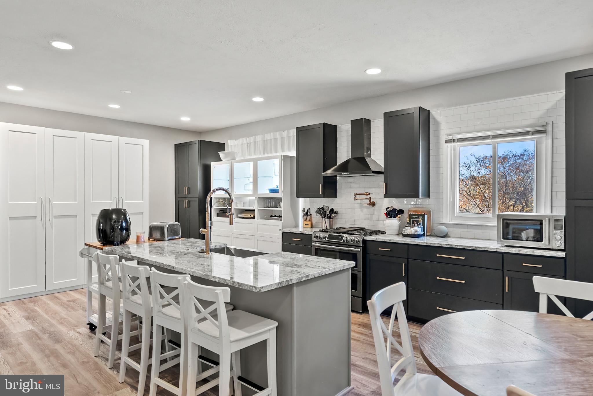 ROYAL OAKS - Residential