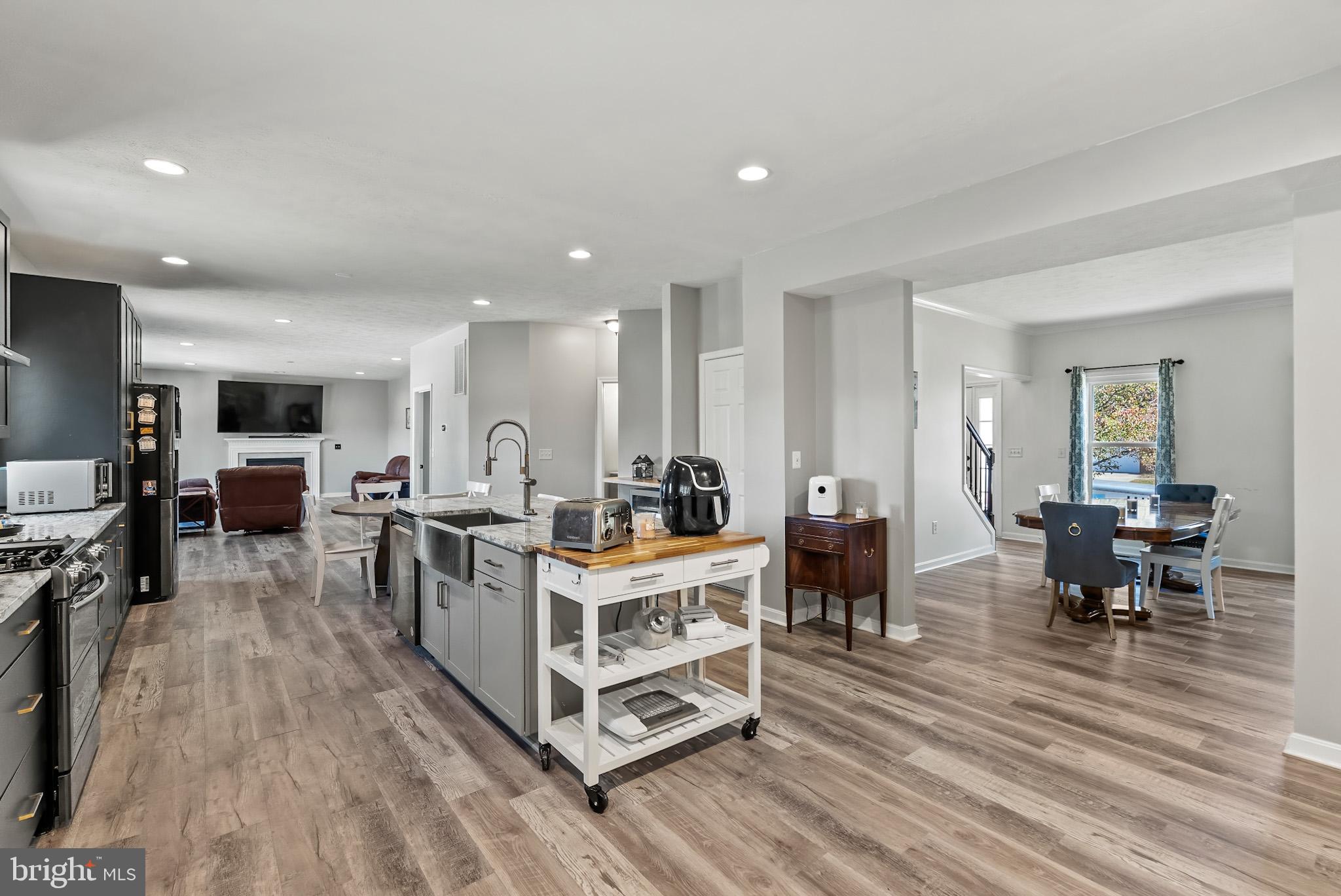 ROYAL OAKS - Residential