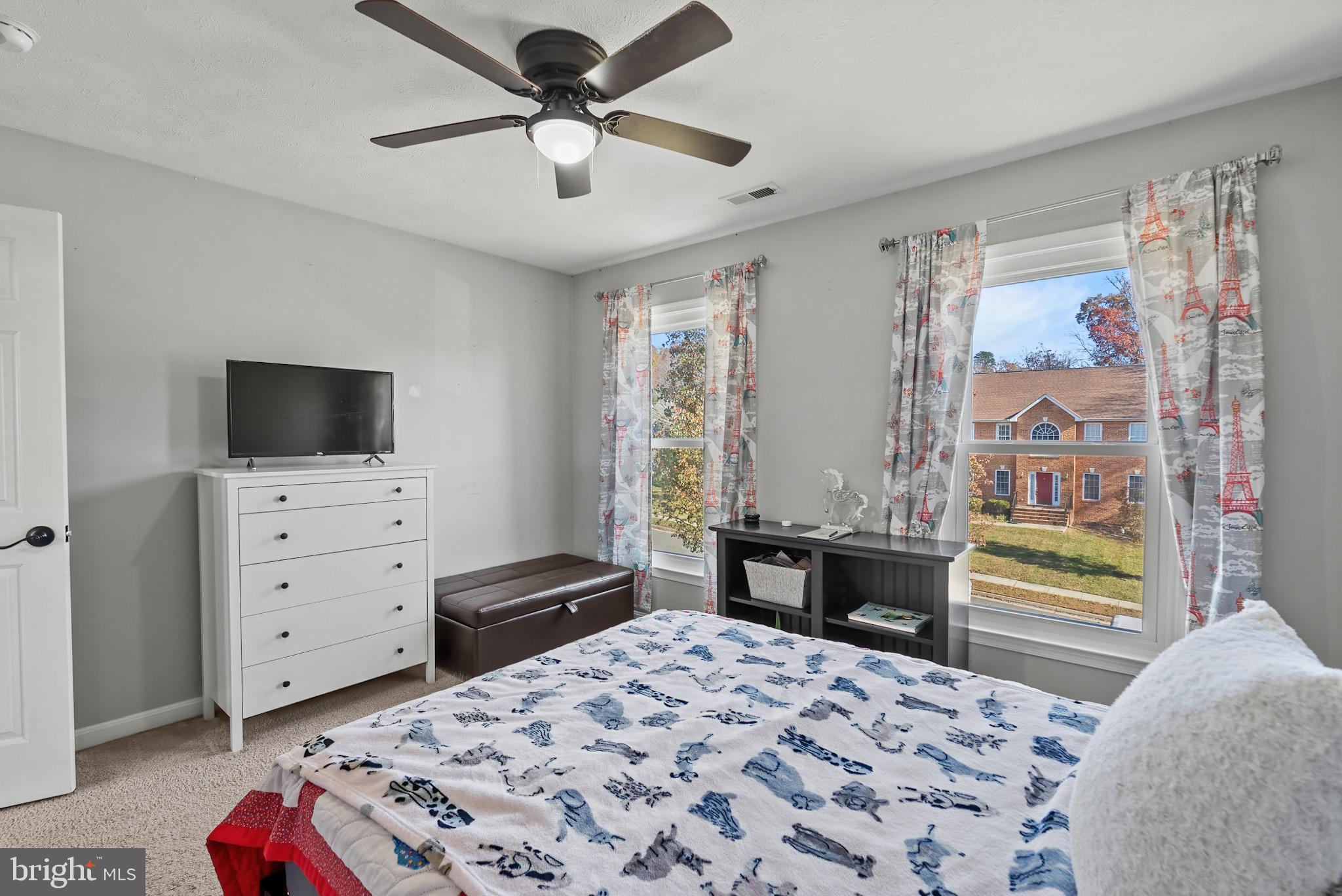 ROYAL OAKS - Residential