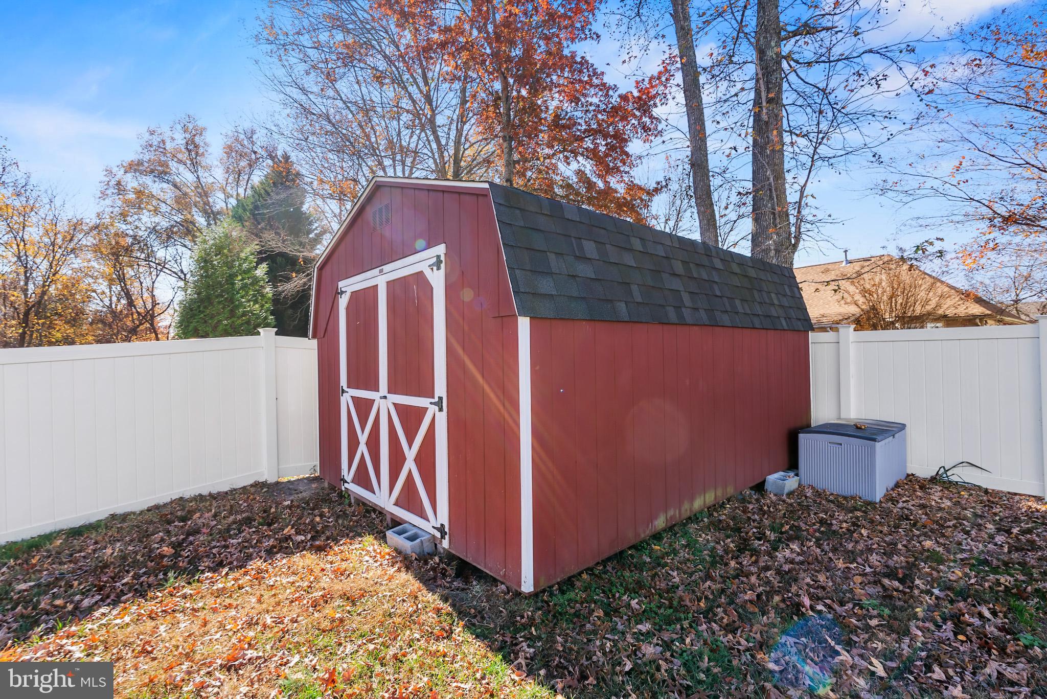 ROYAL OAKS - Residential