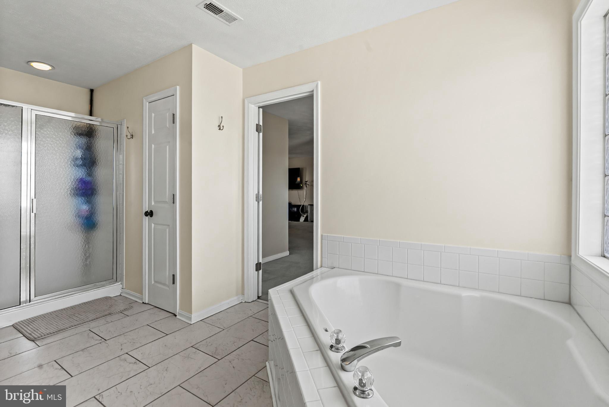 ROYAL OAKS - Residential