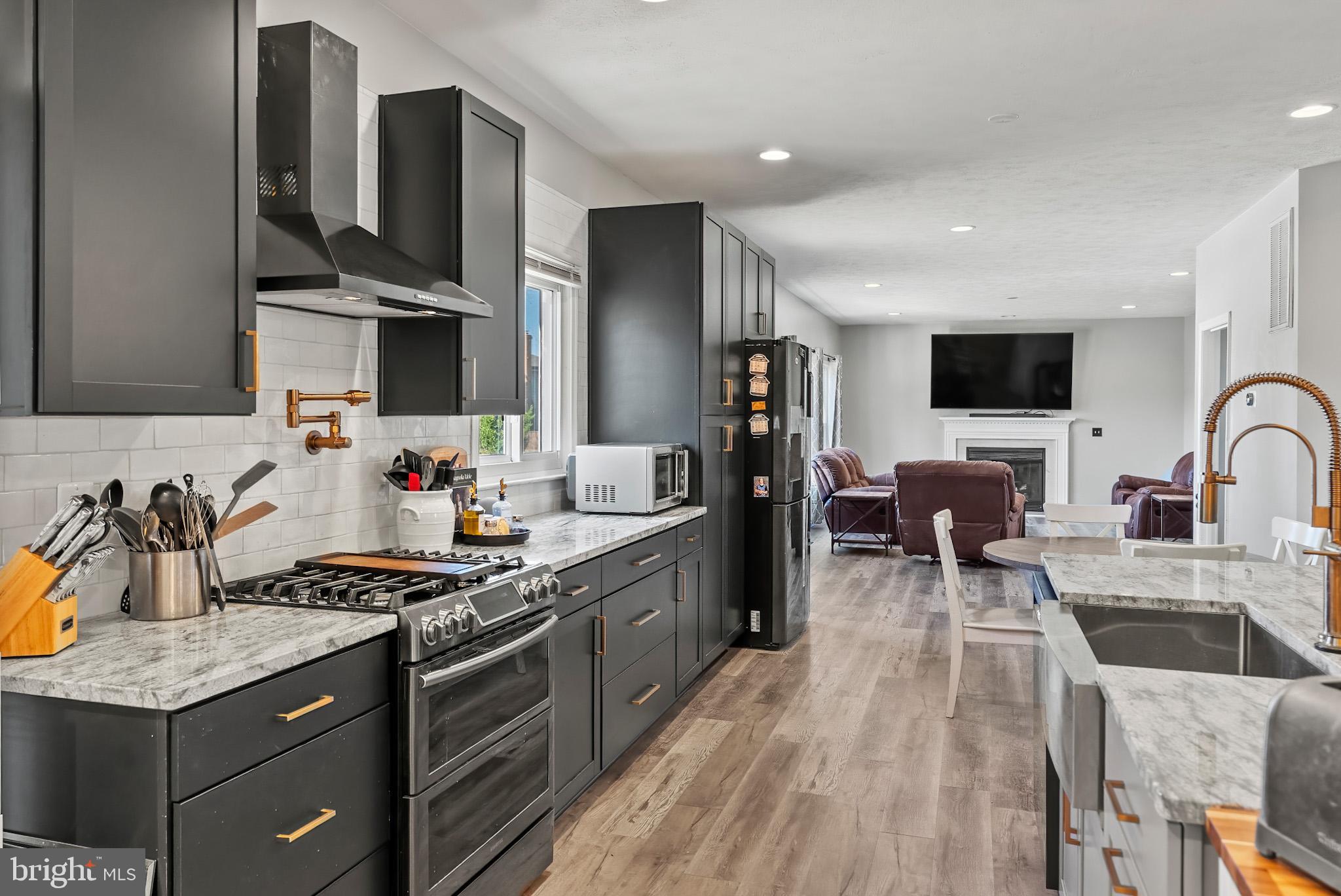 ROYAL OAKS - Residential