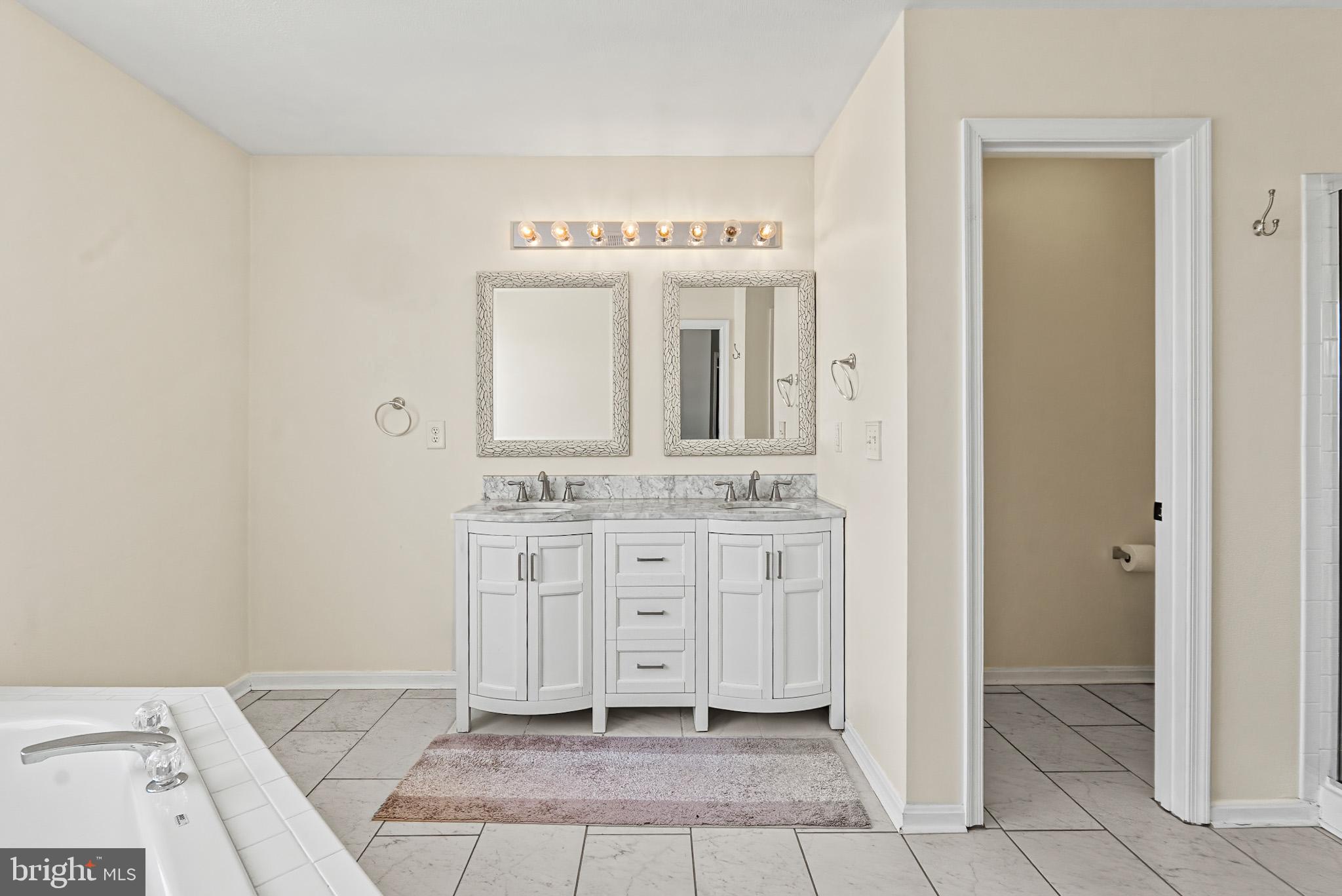 ROYAL OAKS - Residential