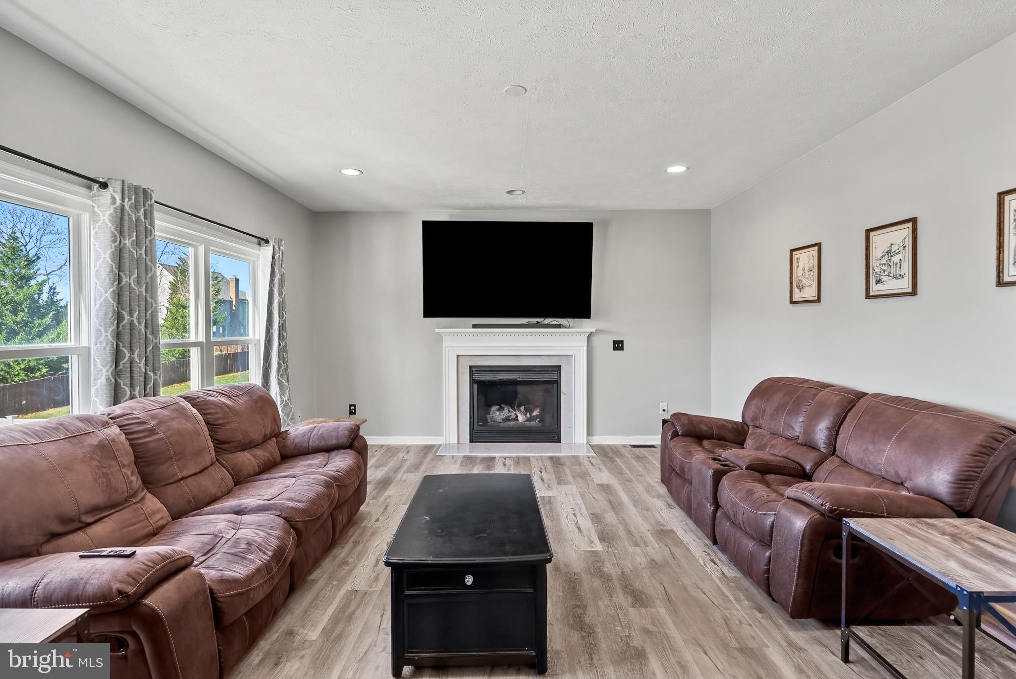 ROYAL OAKS - Residential