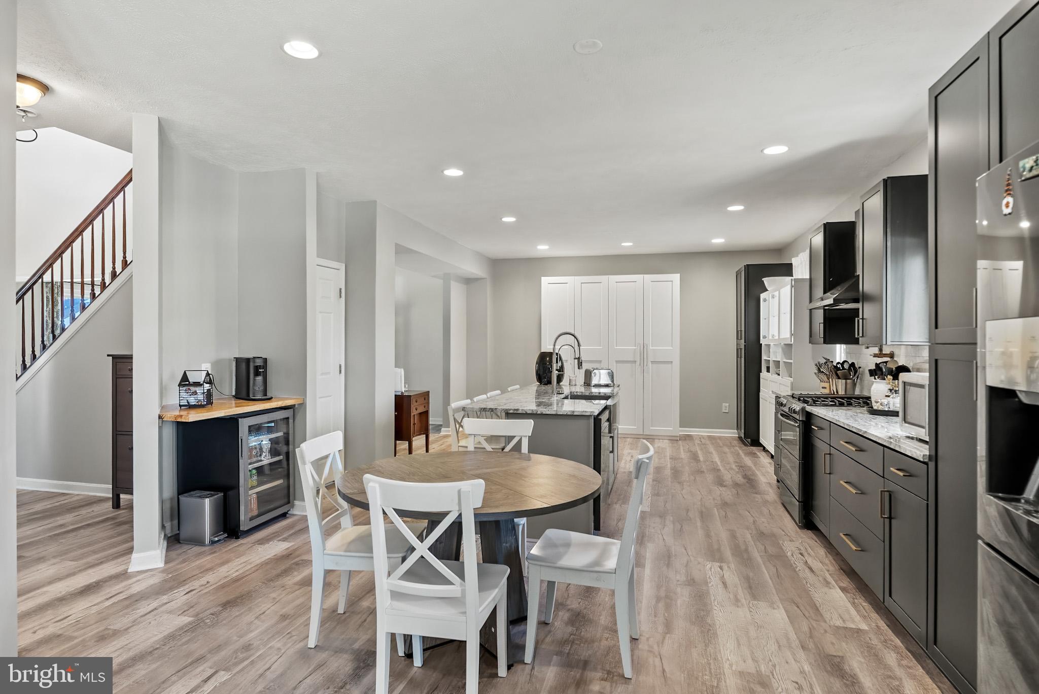 ROYAL OAKS - Residential