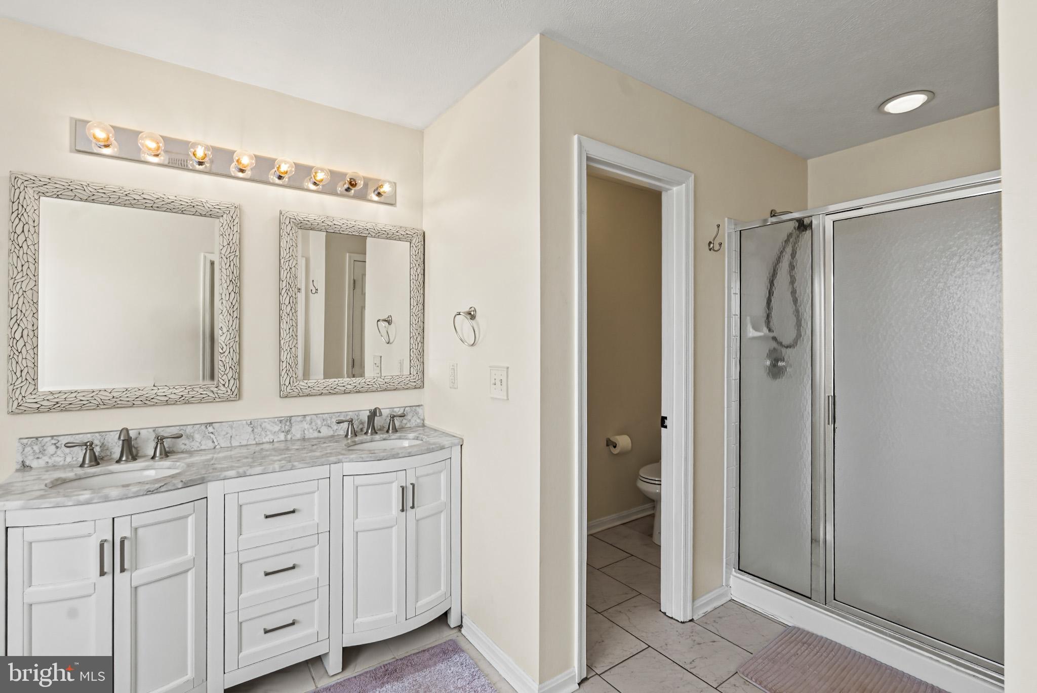 ROYAL OAKS - Residential