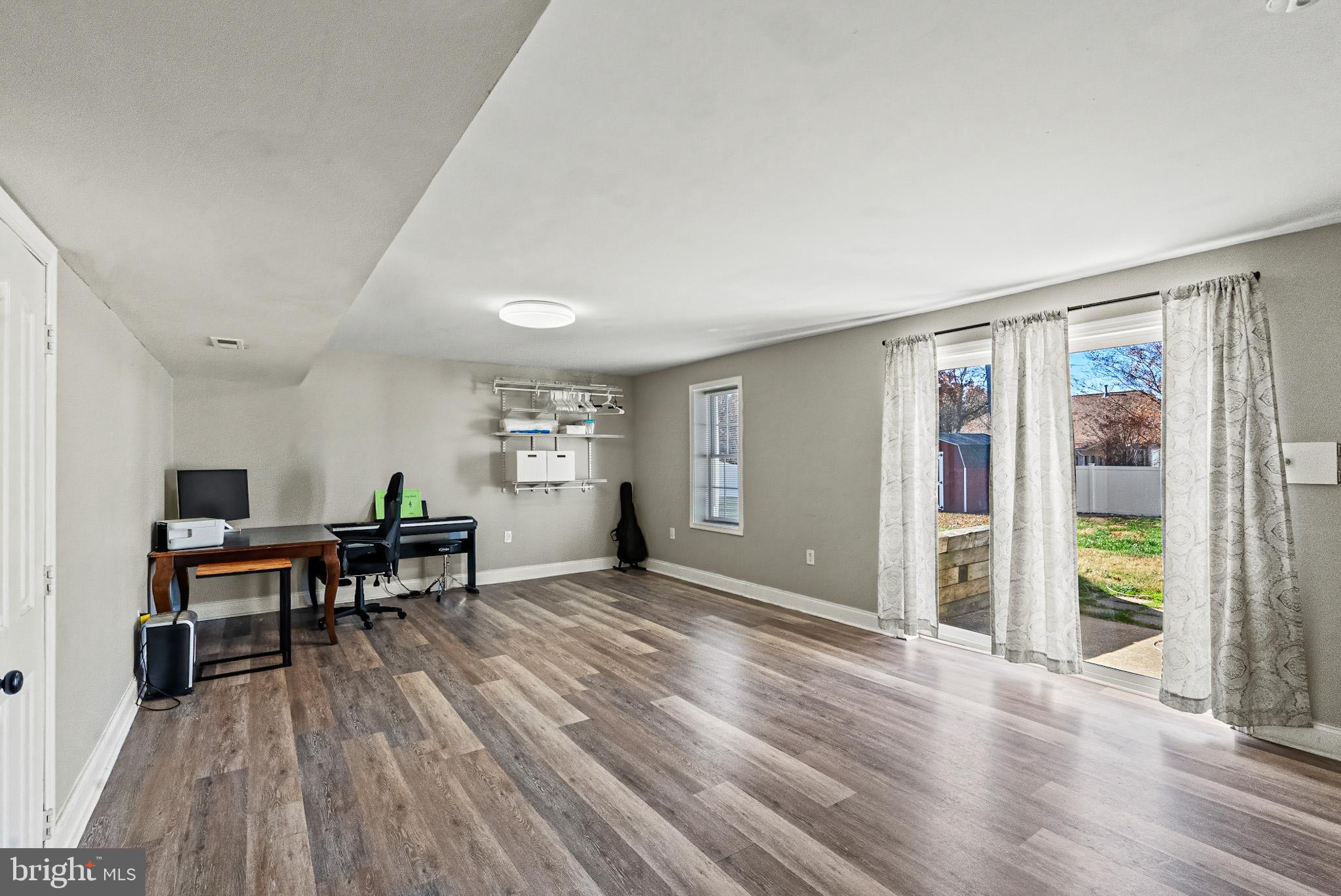 ROYAL OAKS - Residential