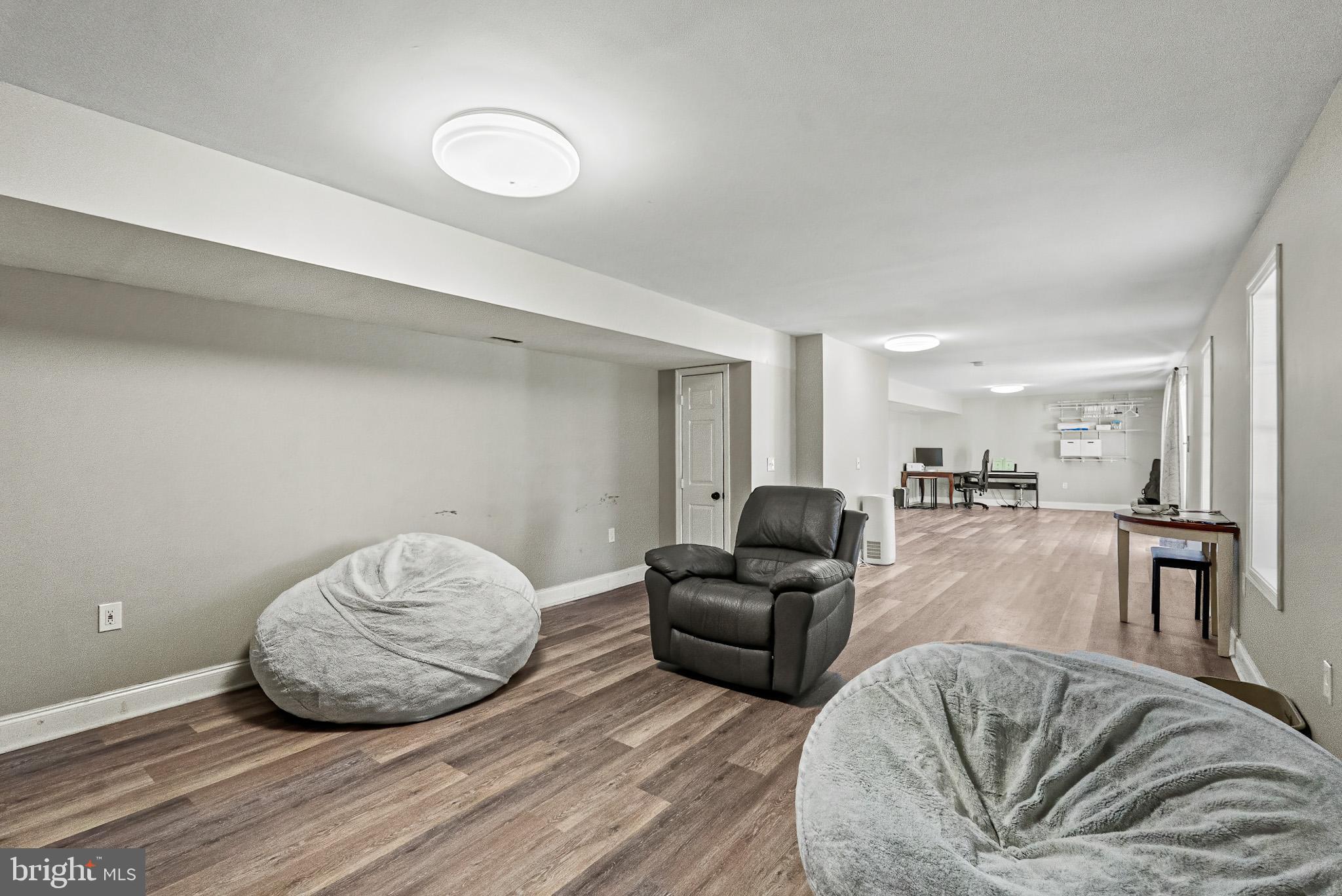 ROYAL OAKS - Residential