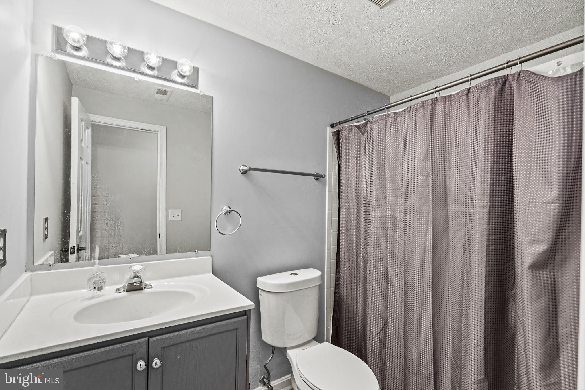 ROYAL OAKS - Residential