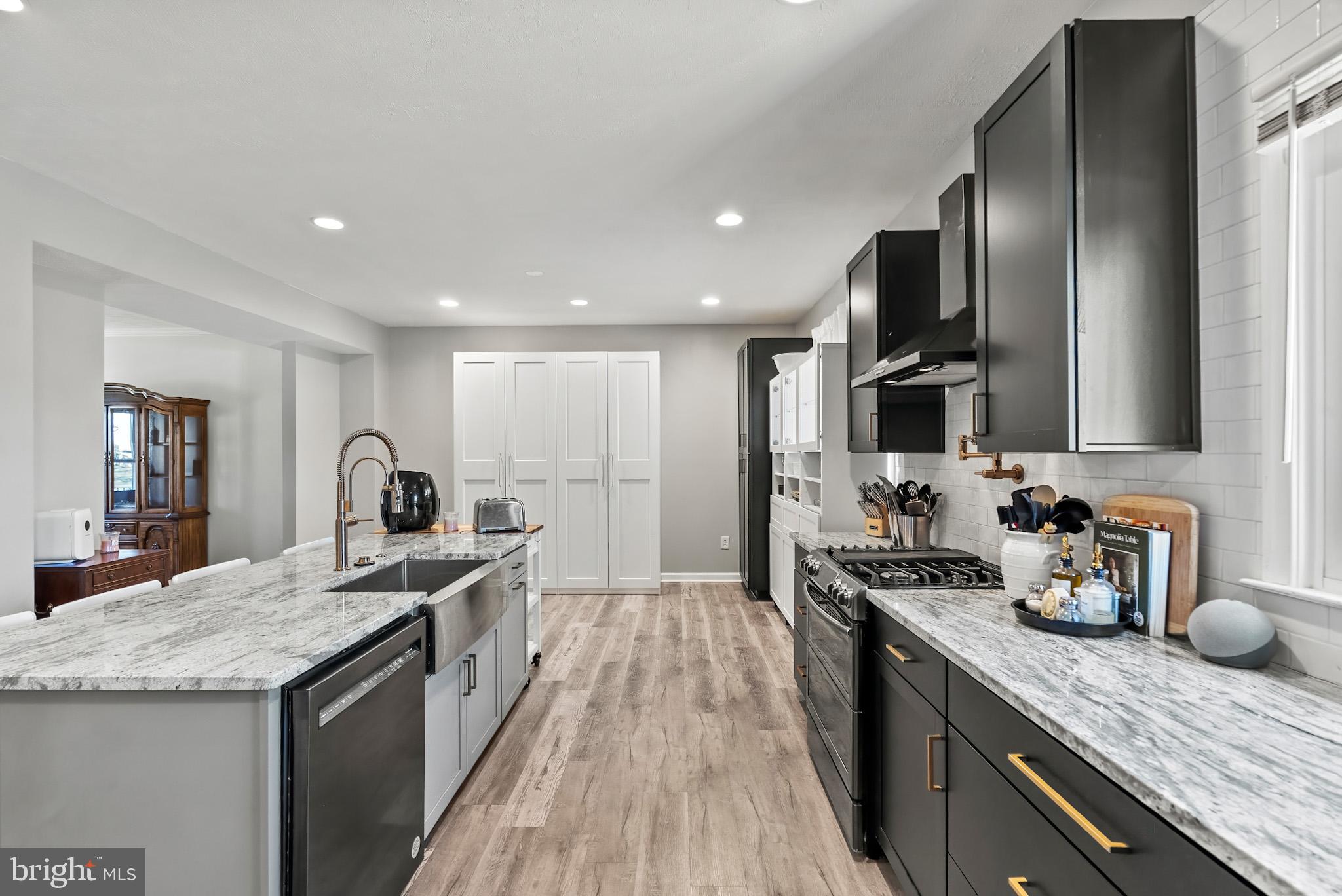 ROYAL OAKS - Residential