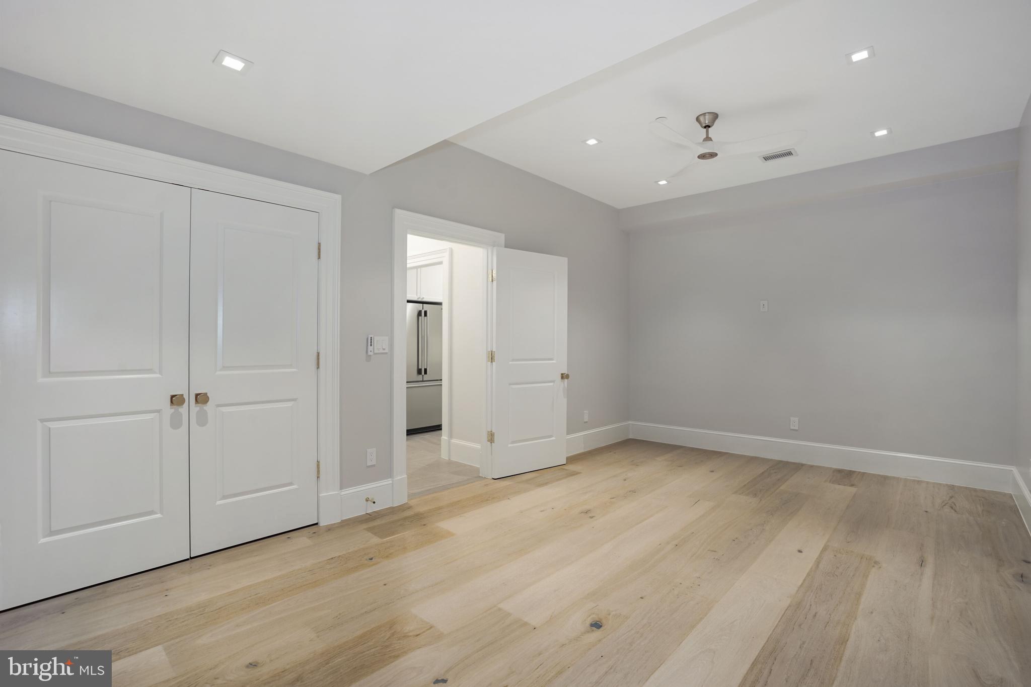 PHILLIPS PARK - Residential