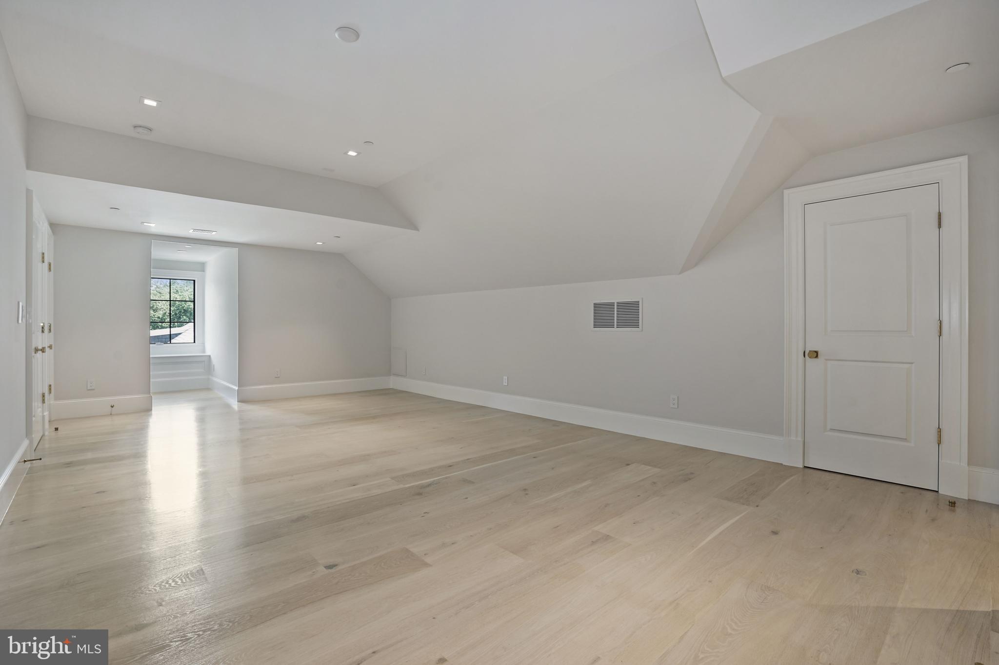 PHILLIPS PARK - Residential