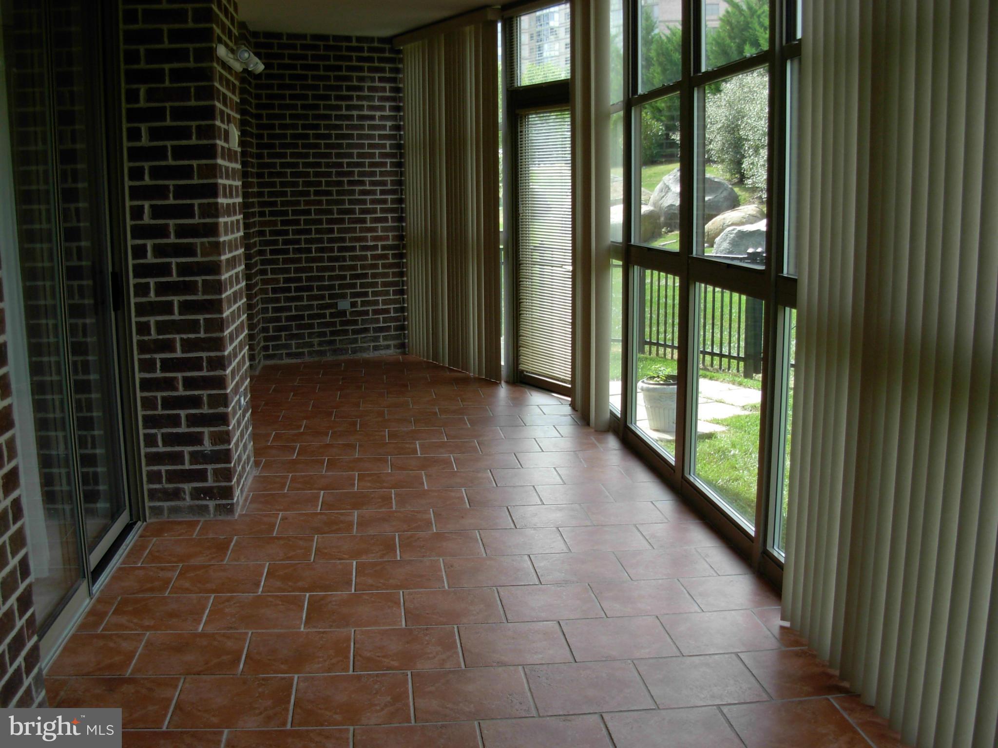 MAGNOLIAS AT LANSDOWNE WOODS - Residential