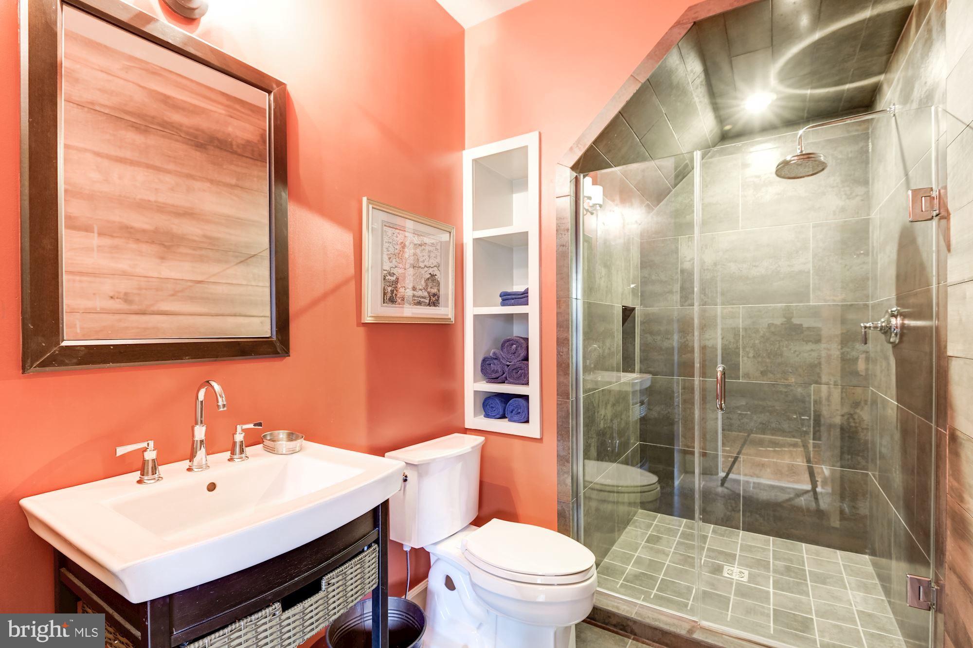 BRADLEY HILLS GROVE - Residential