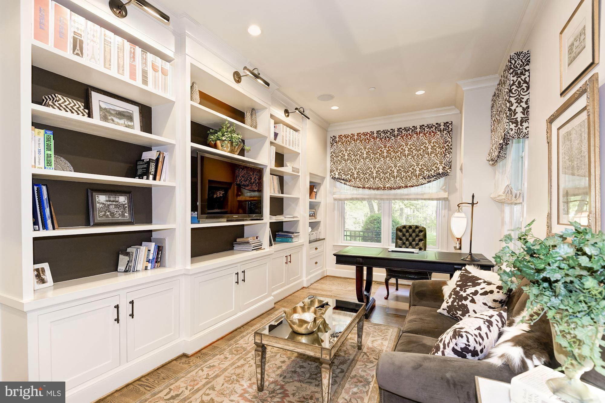 BRADLEY HILLS GROVE - Residential